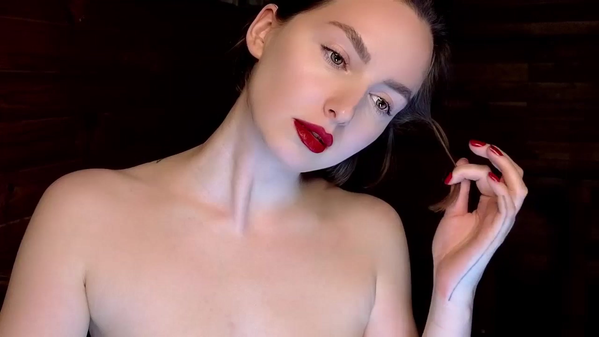 Gallery image thumbnail from Red_Lips_Girl's myfreecams stream on, 01/12/2025, 21:13 image 12 of 20
