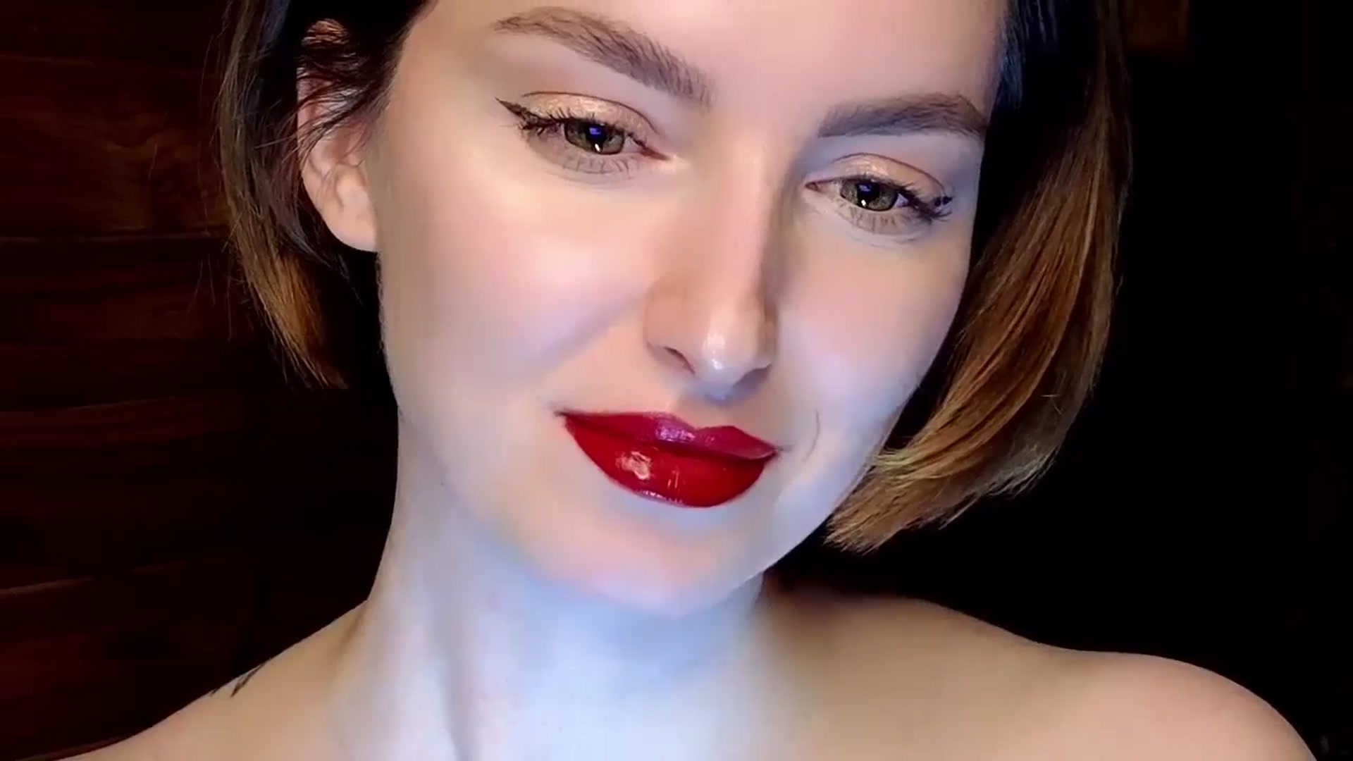 Gallery image thumbnail from Red_Lips_Girl's myfreecams stream on, 01/13/2025, 19:55 image 13 of 20