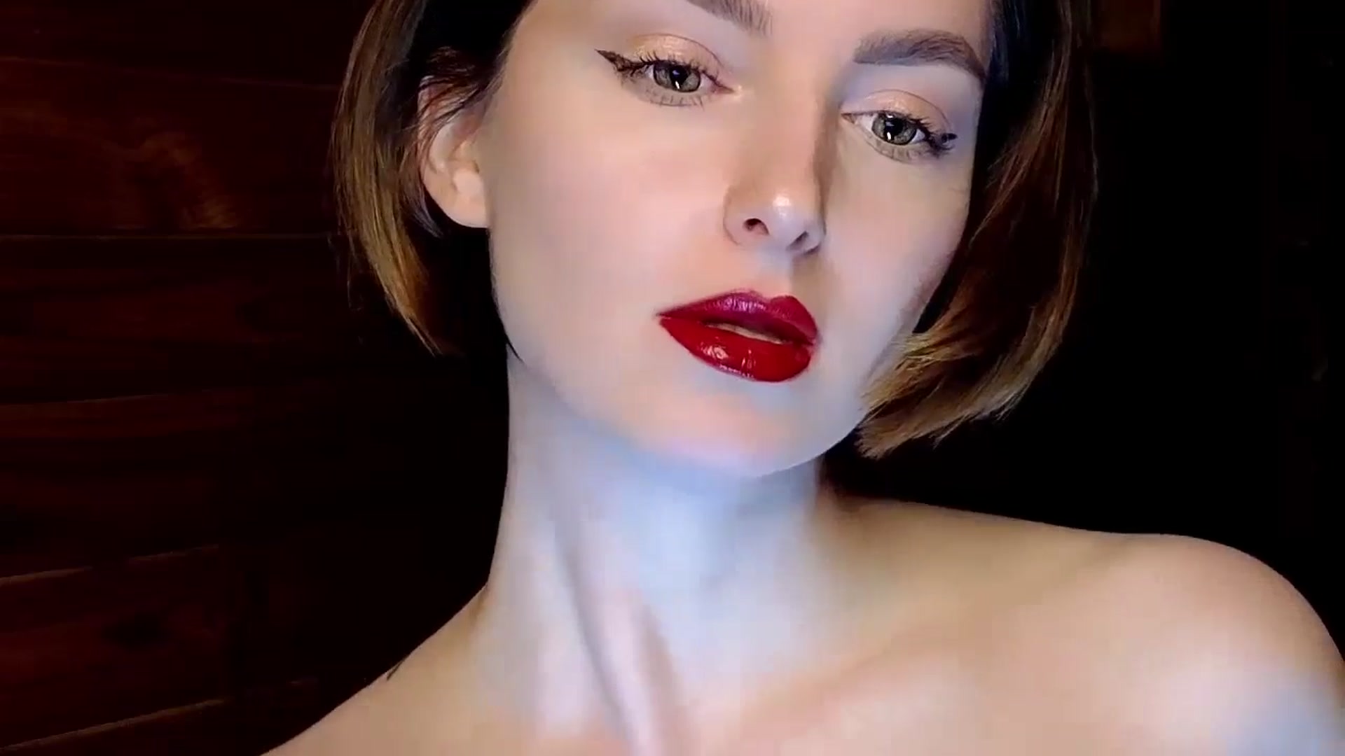Gallery image thumbnail from Red_Lips_Girl's myfreecams stream on, 01/13/2025, 19:55 image 16 of 20