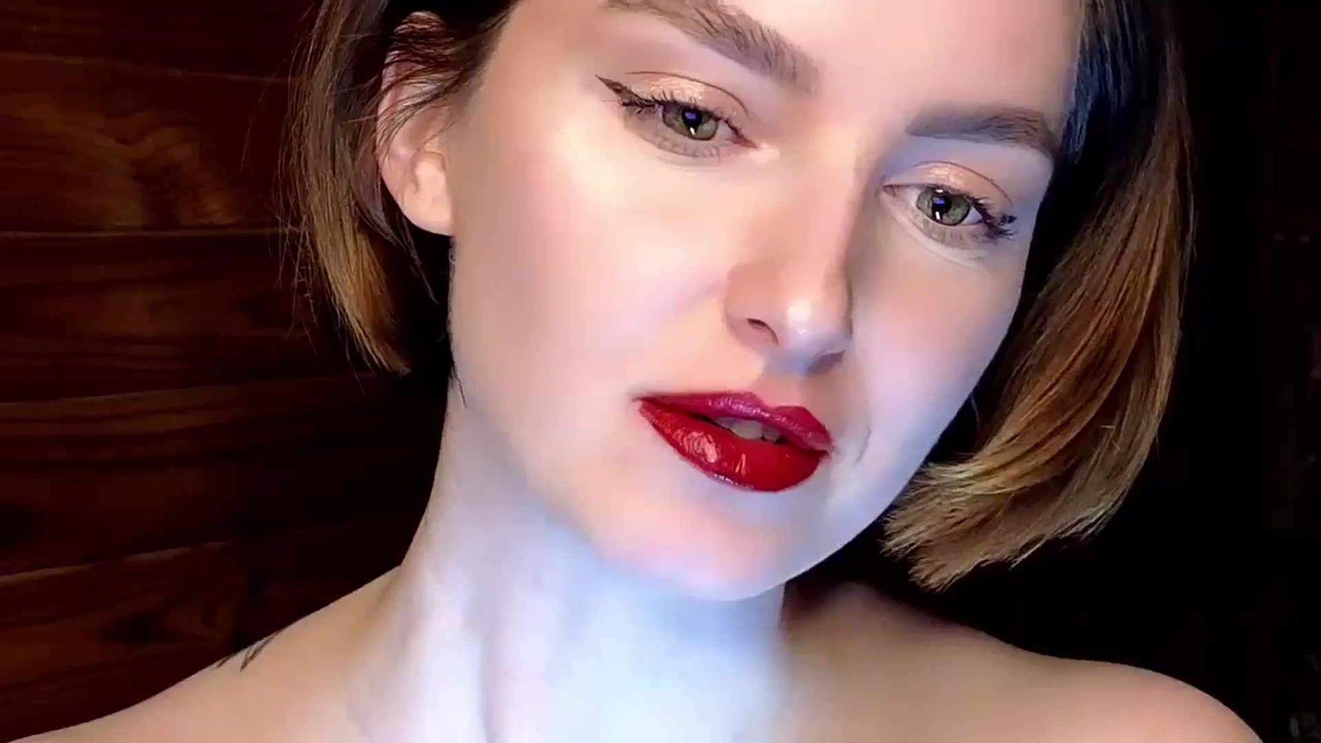 Gallery image thumbnail from Red_Lips_Girl's myfreecams stream on, 01/13/2025, 19:55 image 12 of 20