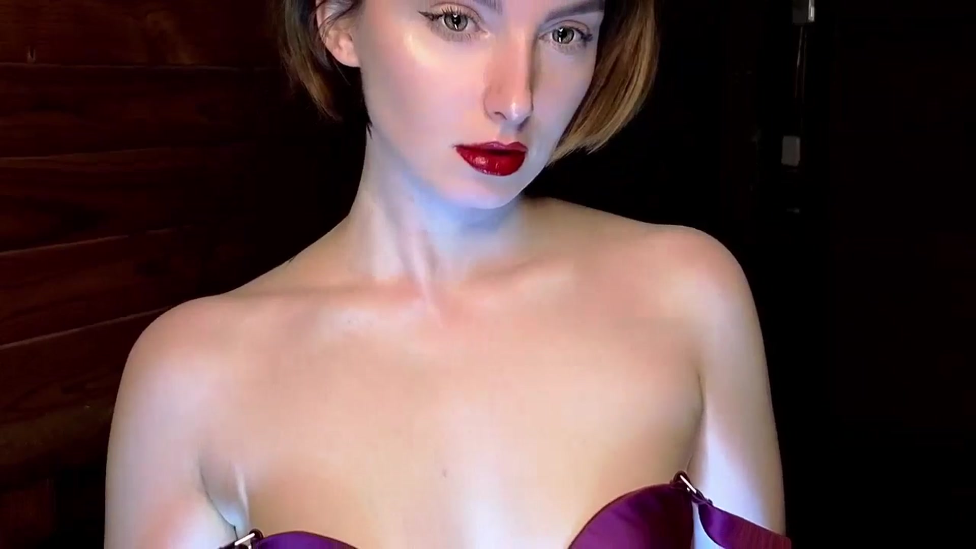 Gallery image thumbnail from Red_Lips_Girl's myfreecams stream on, 01/13/2025, 19:55 image 9 of 20