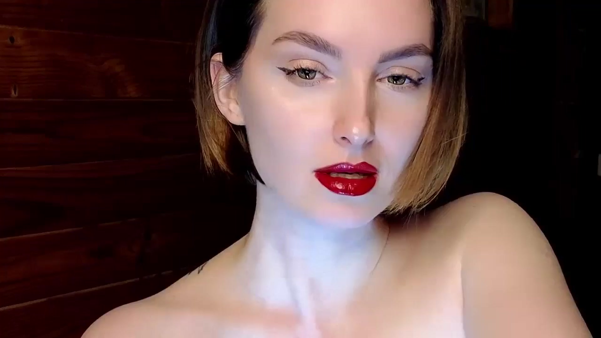 Gallery image thumbnail from Red_Lips_Girl's myfreecams stream on, 01/13/2025, 20:31 image 6 of 20