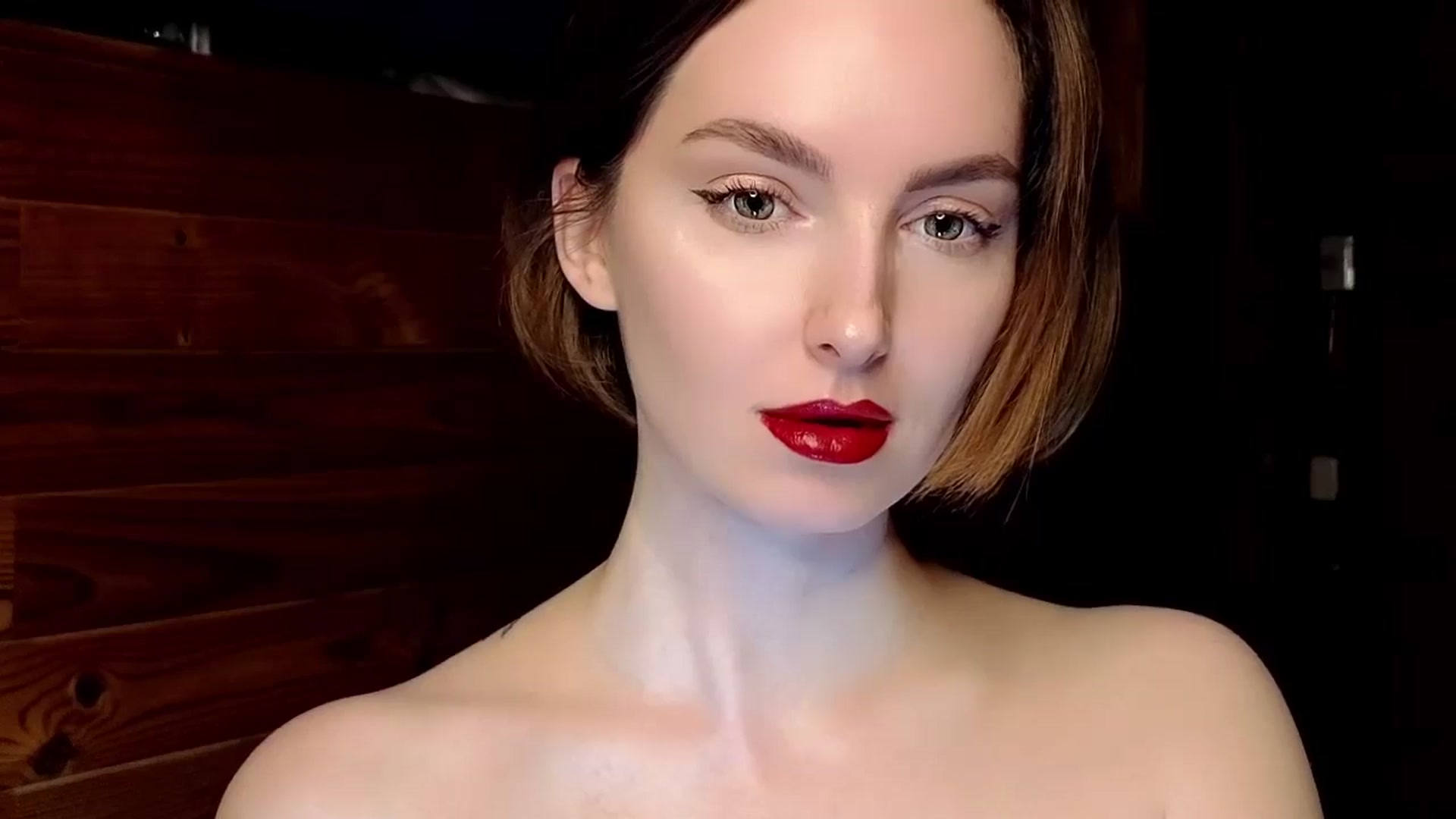 Gallery image thumbnail from Red_Lips_Girl's myfreecams stream on, 01/13/2025, 20:31 image 13 of 20