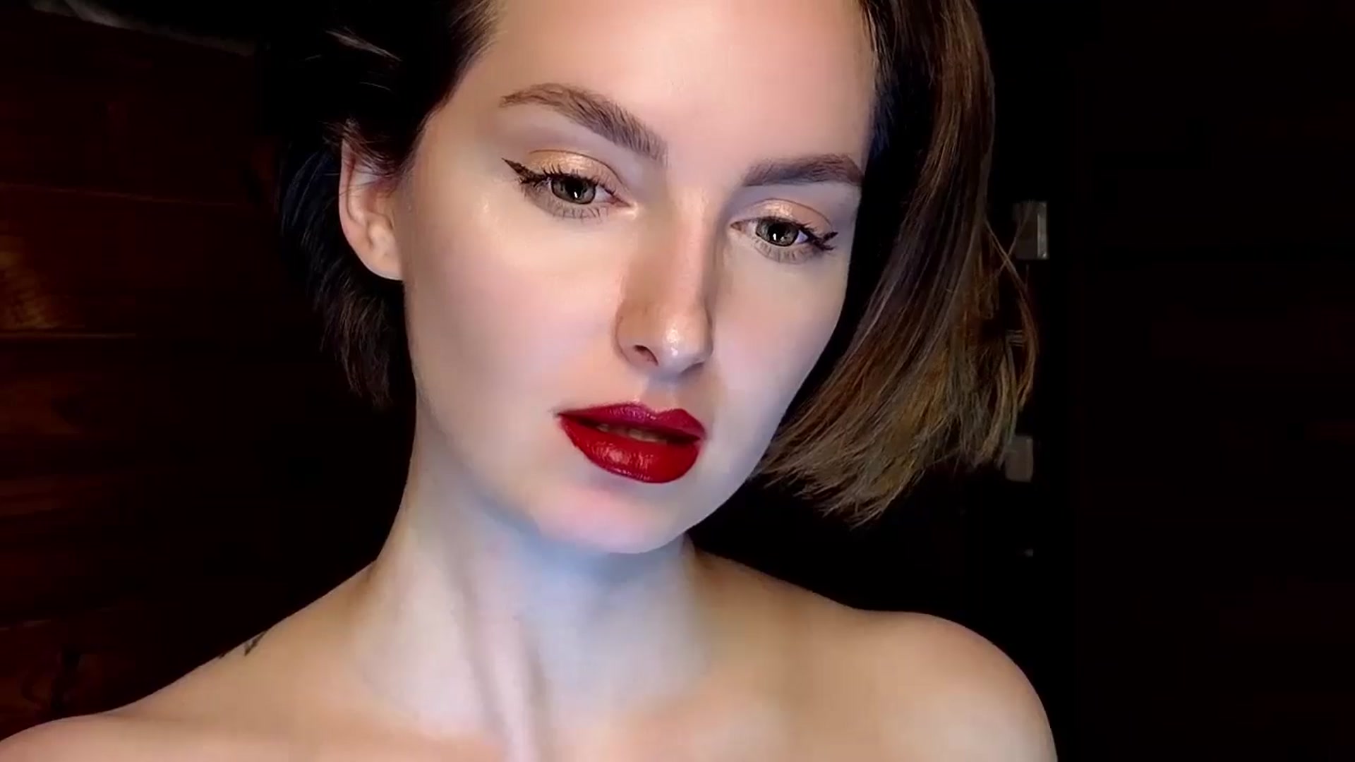 Gallery image thumbnail from Red_Lips_Girl's myfreecams stream on, 01/13/2025, 21:42 image 8 of 20