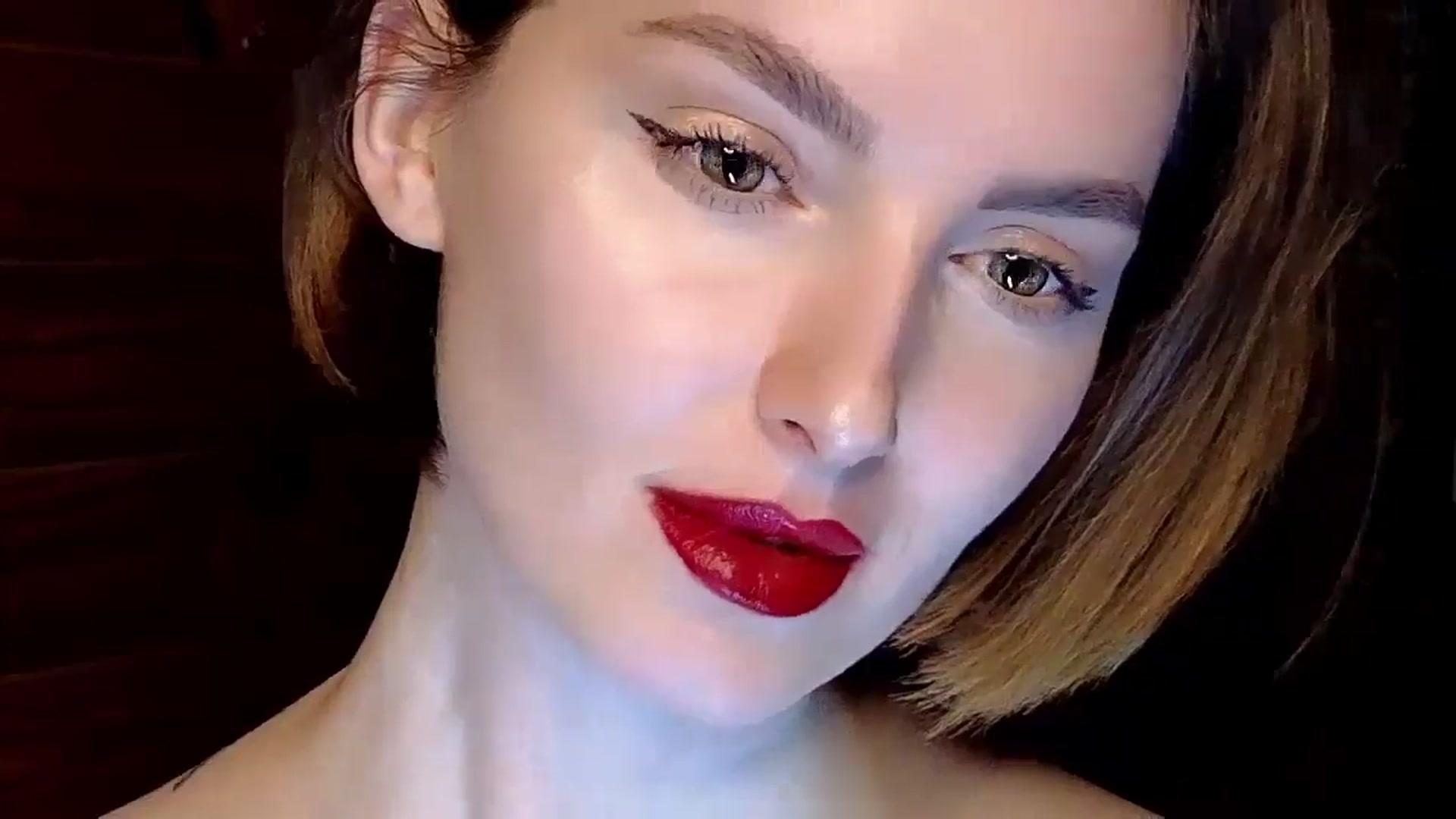 Gallery image thumbnail from Red_Lips_Girl's myfreecams stream on, 01/13/2025, 21:57 image 16 of 20