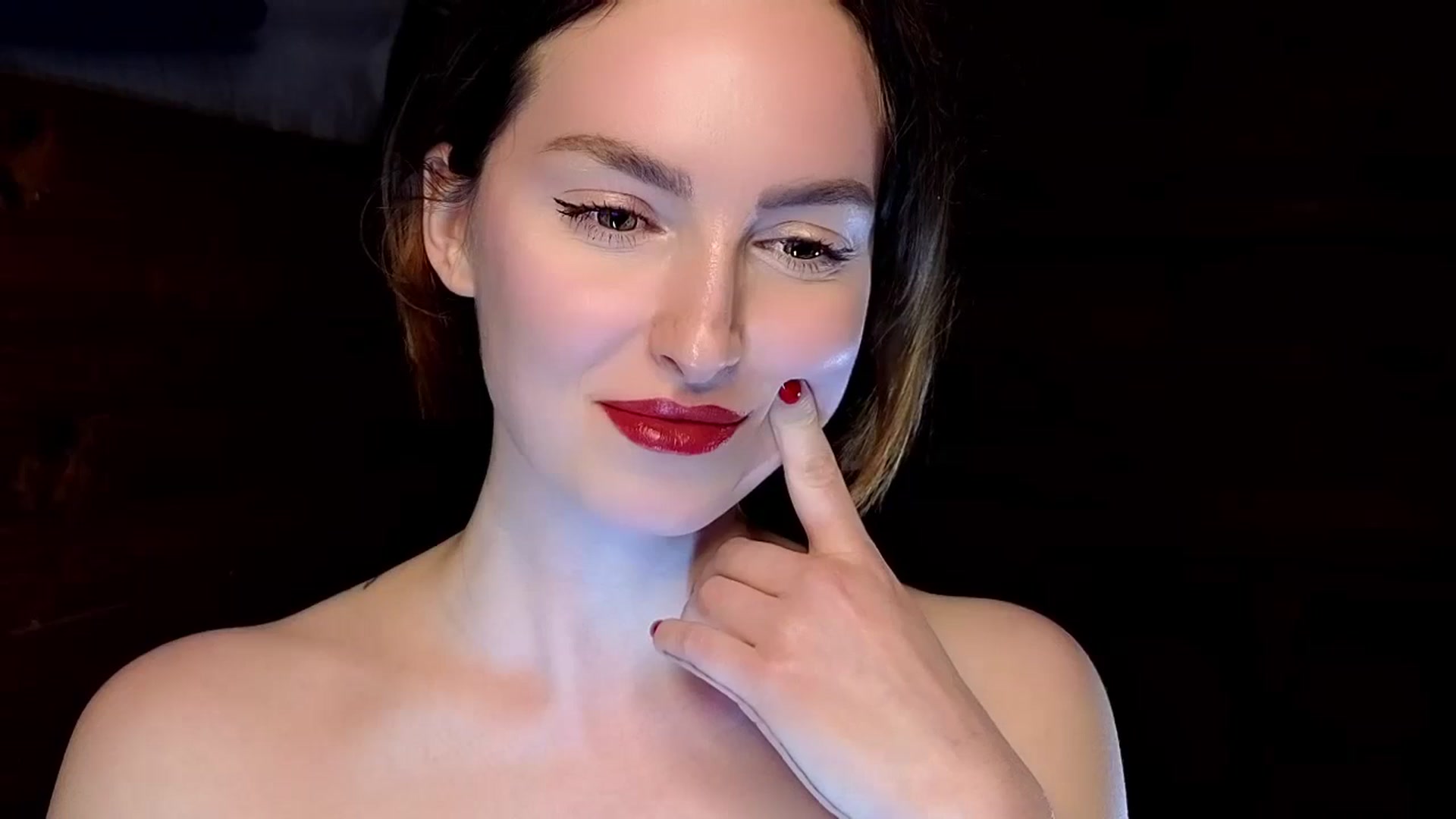 Gallery image thumbnail from Red_Lips_Girl's myfreecams stream on, 01/16/2025, 19:37 image 6 of 20