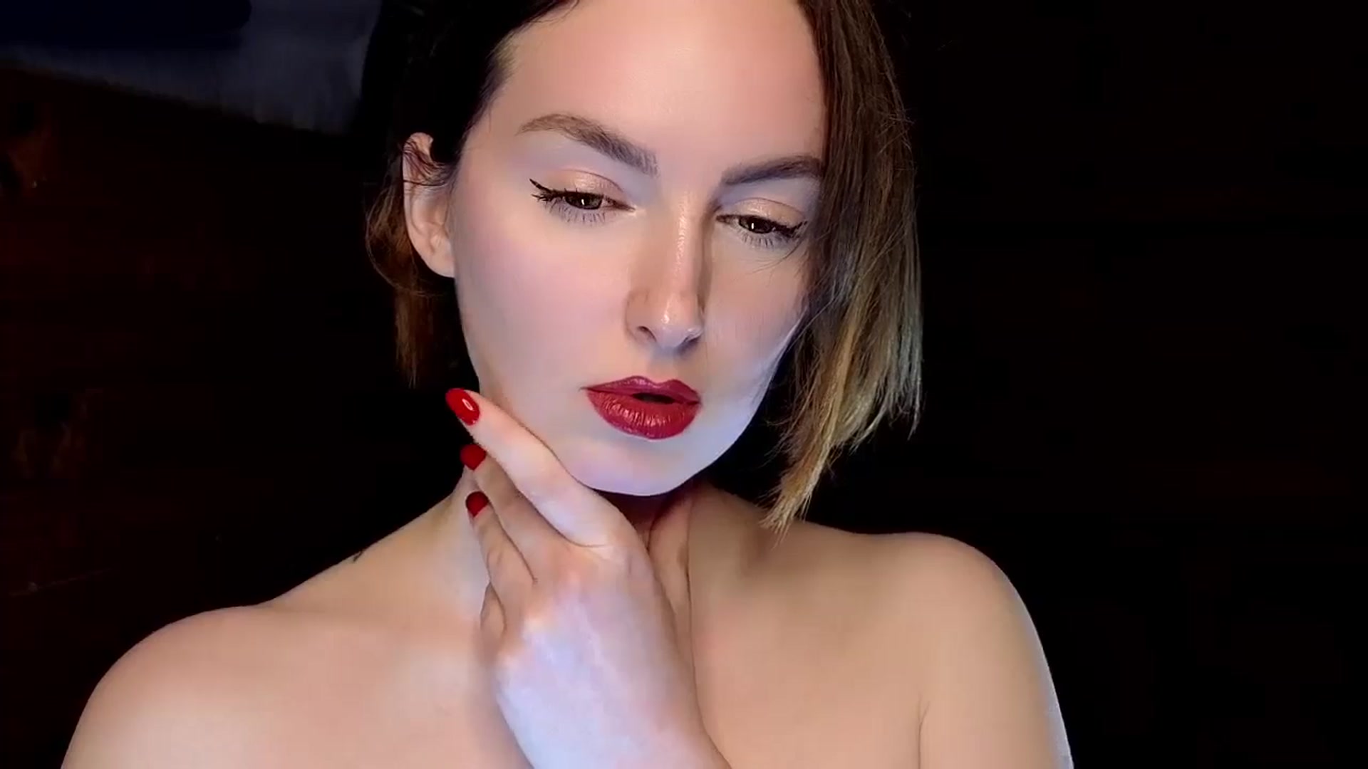 Gallery image thumbnail from Red_Lips_Girl's myfreecams stream on, 01/16/2025, 19:37 image 5 of 20