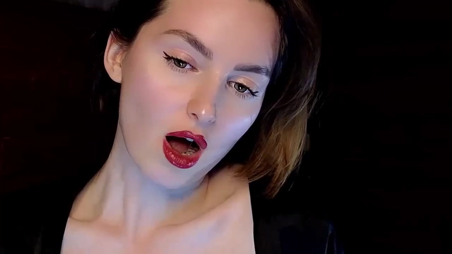 Gallery image thumbnail from Red_Lips_Girl's myfreecams stream on, 01/16/2025, 19:59 image 15 of 20