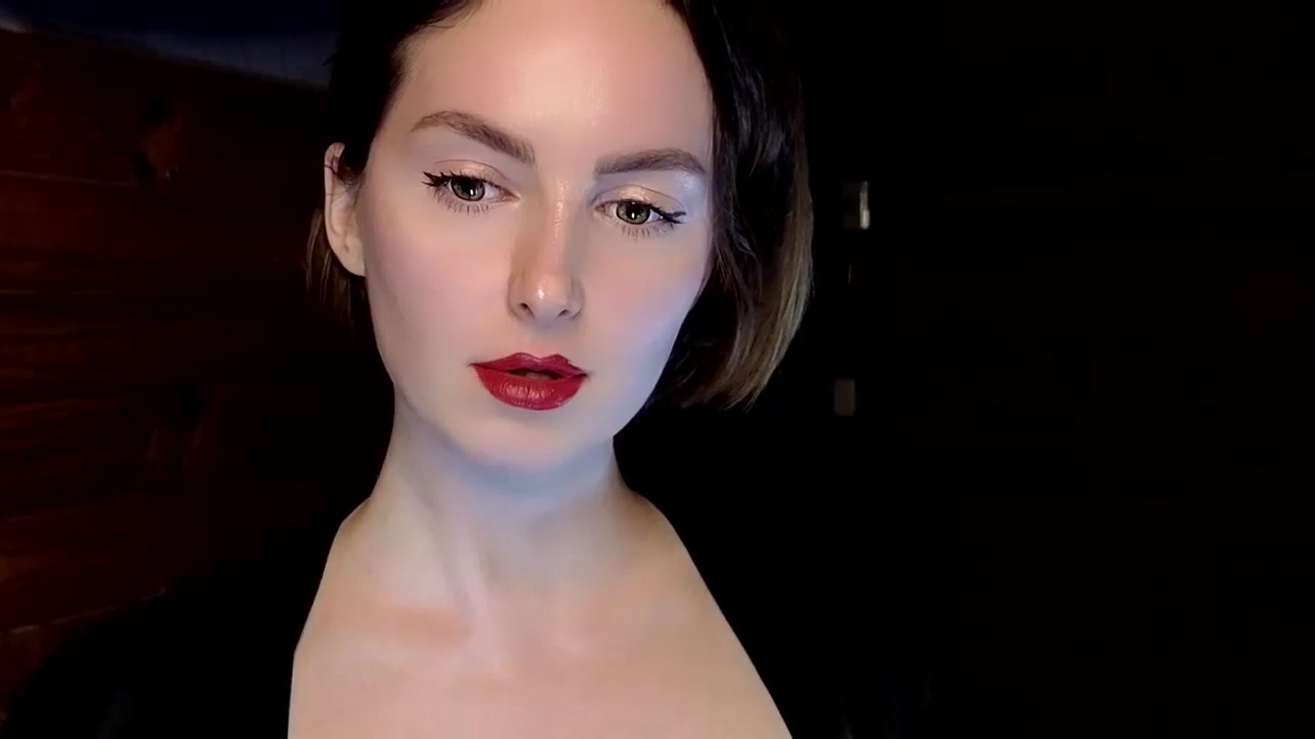 Gallery image thumbnail from Red_Lips_Girl's myfreecams stream on, 01/16/2025, 21:00 image 19 of 20
