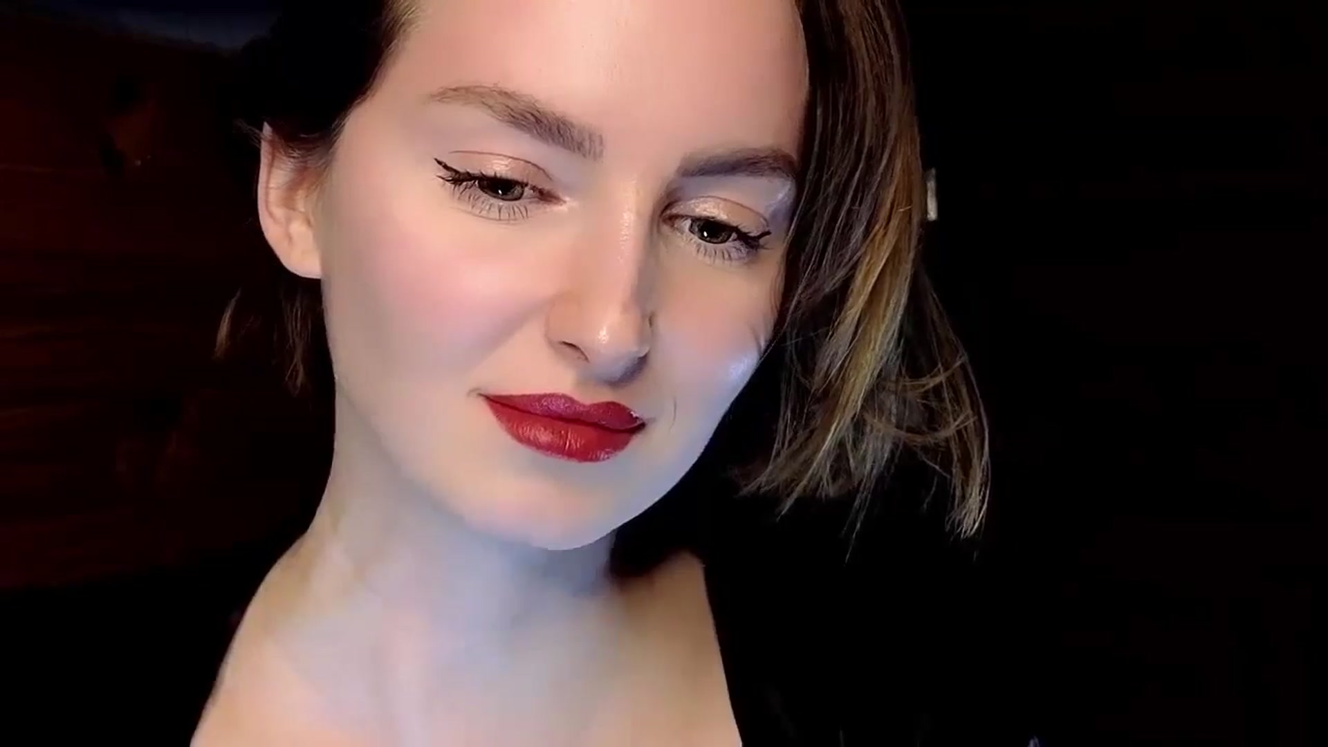 Gallery image thumbnail from Red_Lips_Girl's myfreecams stream on, 01/16/2025, 21:00 image 2 of 20