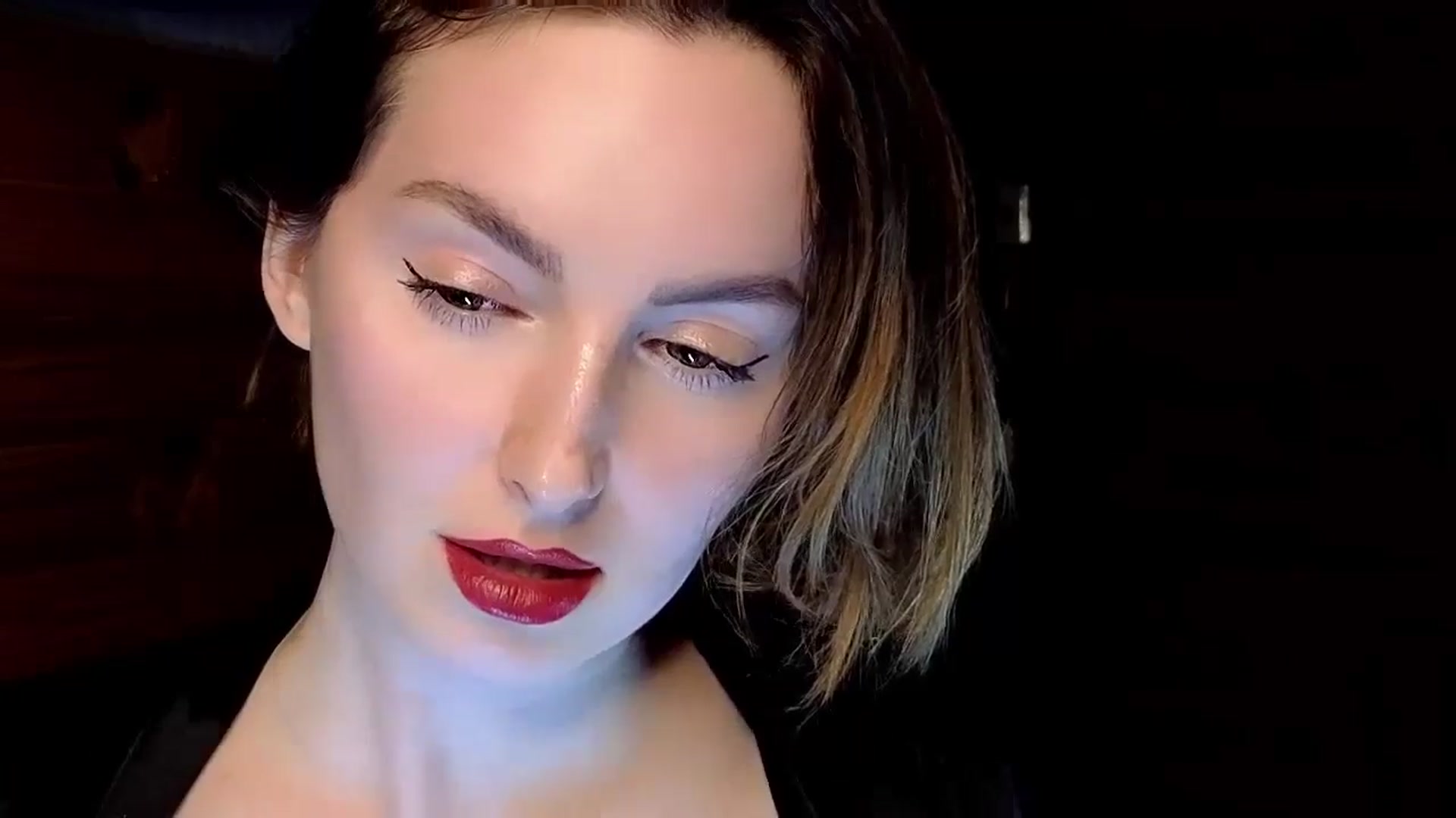 Gallery image thumbnail from Red_Lips_Girl's myfreecams stream on, 01/16/2025, 21:00 image 5 of 20