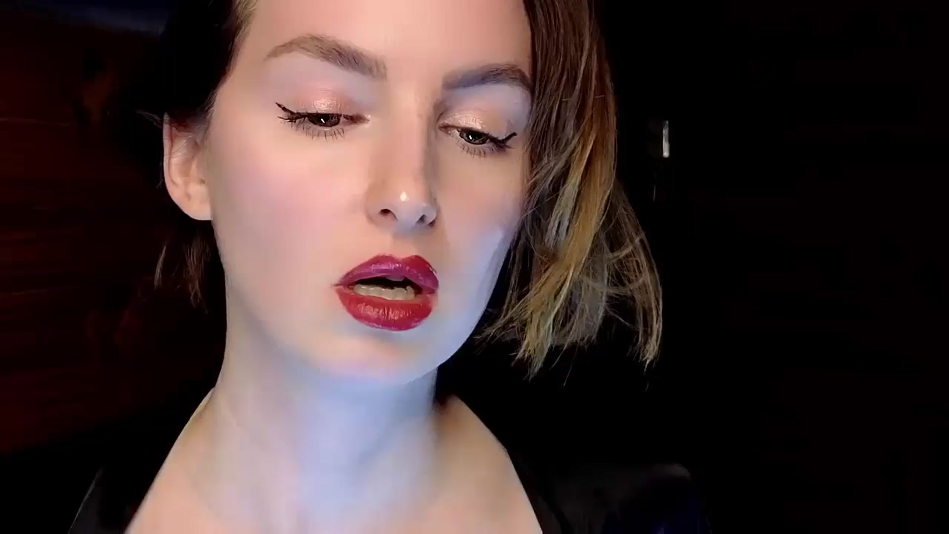 Gallery image thumbnail from Red_Lips_Girl's myfreecams stream on, 01/16/2025, 21:00 image 4 of 20