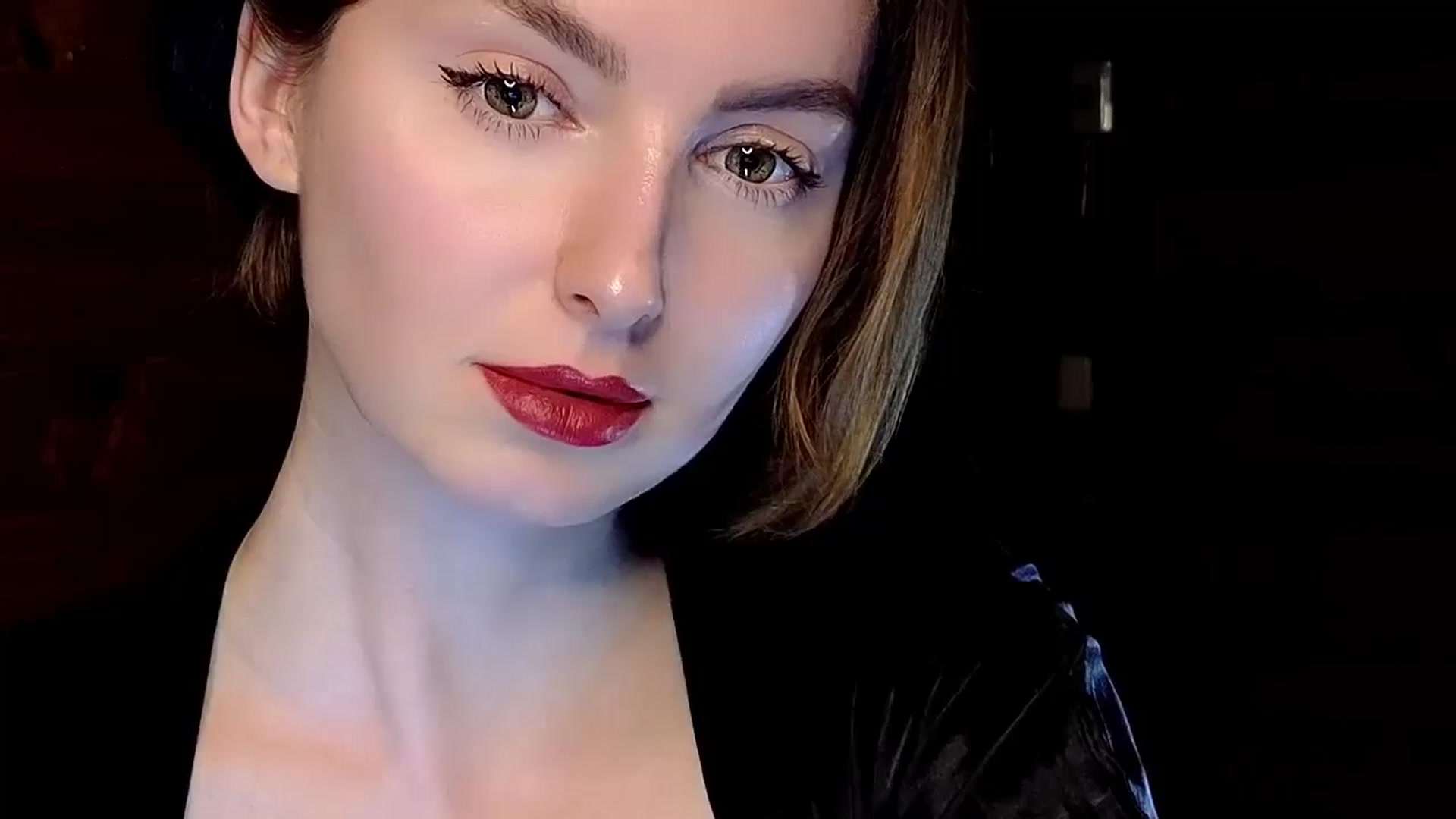 Gallery image thumbnail from Red_Lips_Girl's myfreecams stream on, 01/16/2025, 22:25 image 18 of 20