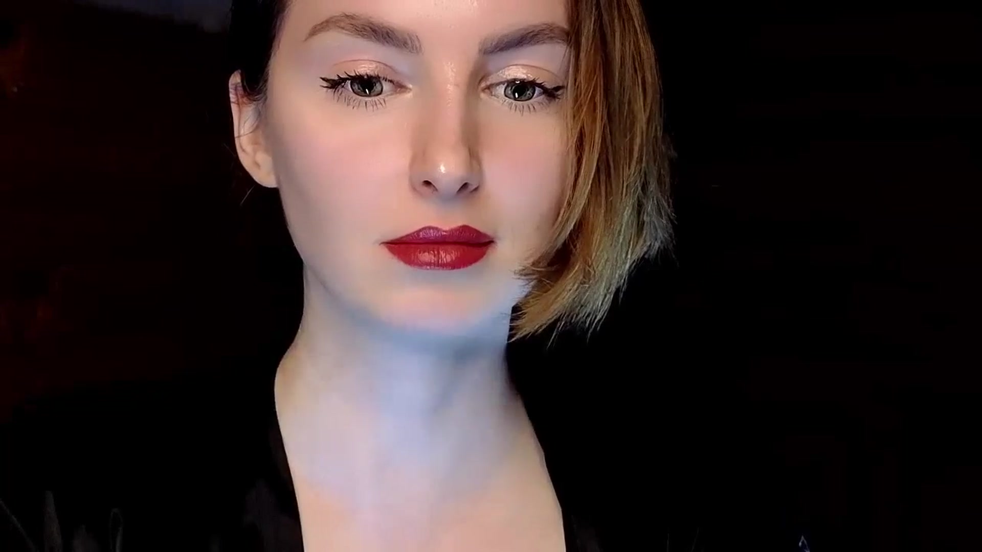 Gallery image thumbnail from Red_Lips_Girl's myfreecams stream on, 01/16/2025, 22:25 image 12 of 20