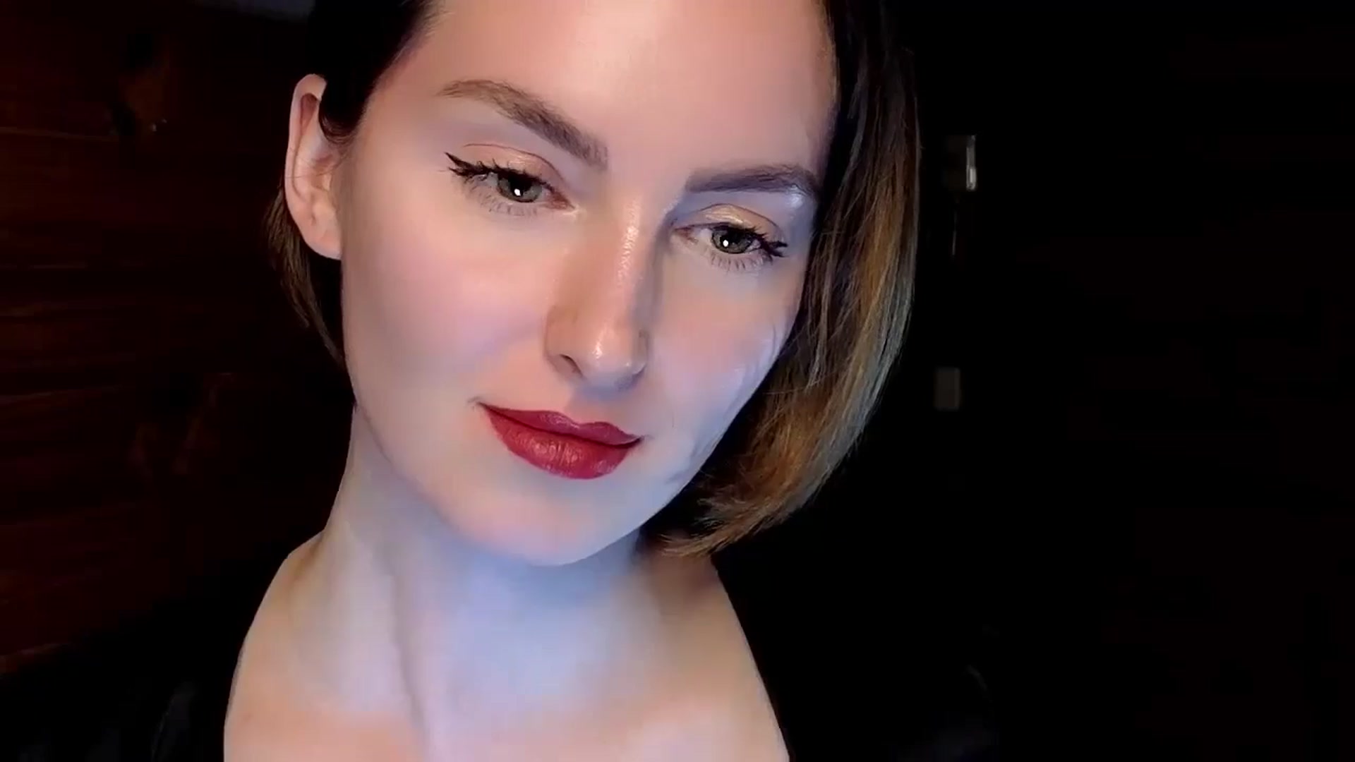 Gallery image thumbnail from Red_Lips_Girl's myfreecams stream on, 01/16/2025, 22:54 image 17 of 20