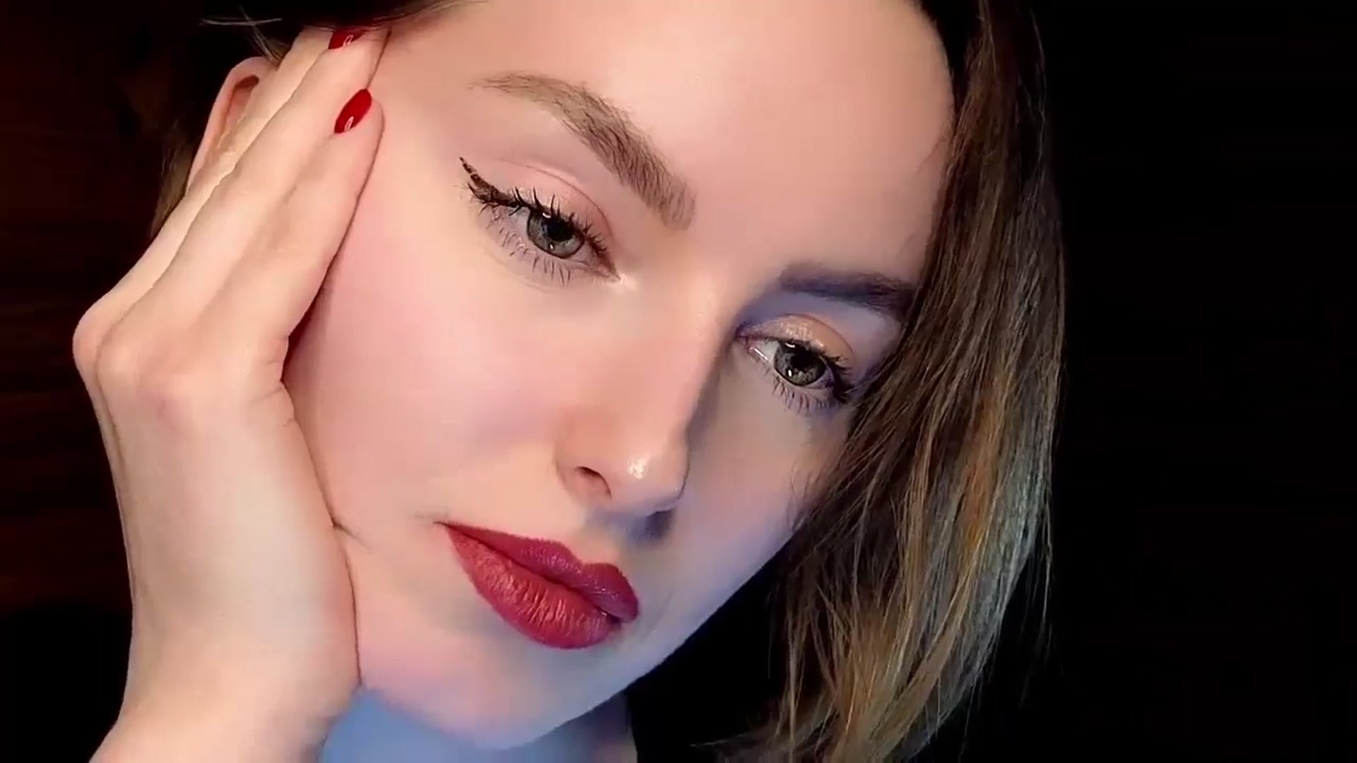 Gallery image thumbnail from Red_Lips_Girl's myfreecams stream on, 01/16/2025, 22:54 image 19 of 20