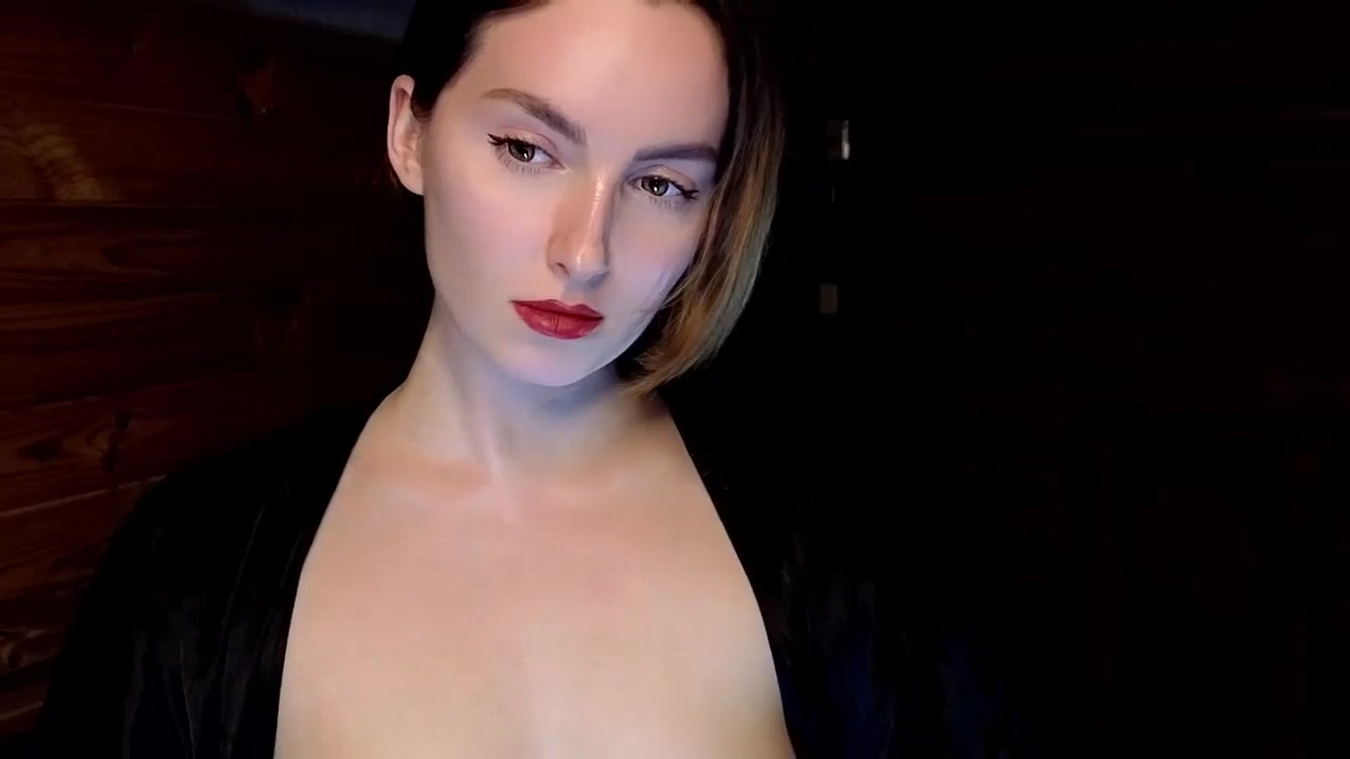 Gallery image thumbnail from Red_Lips_Girl's myfreecams stream on, 01/16/2025, 22:54 image 7 of 20
