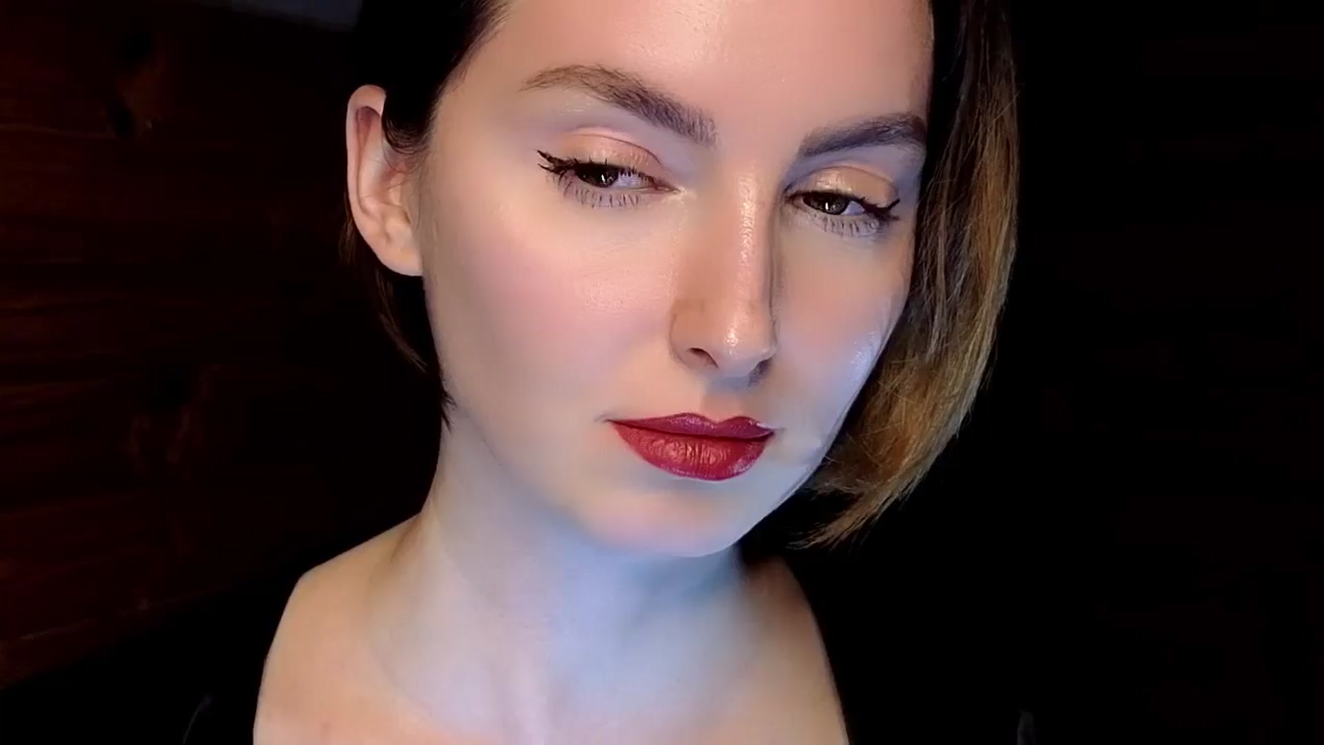 Gallery image thumbnail from Red_Lips_Girl's myfreecams stream on, 01/16/2025, 22:54 image 16 of 20