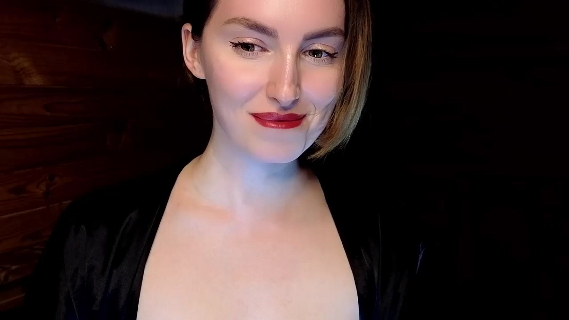 Gallery image thumbnail from Red_Lips_Girl's myfreecams stream on, 01/16/2025, 22:54 image 9 of 20