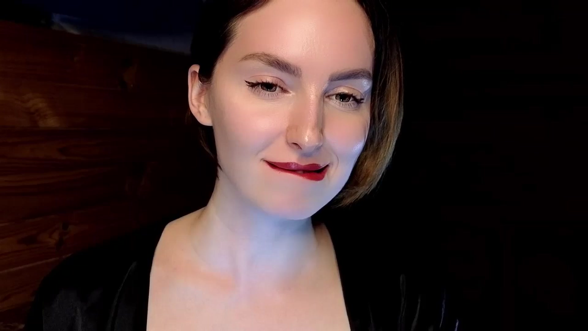 Gallery image thumbnail from Red_Lips_Girl's myfreecams stream on, 01/16/2025, 22:54 image 14 of 20