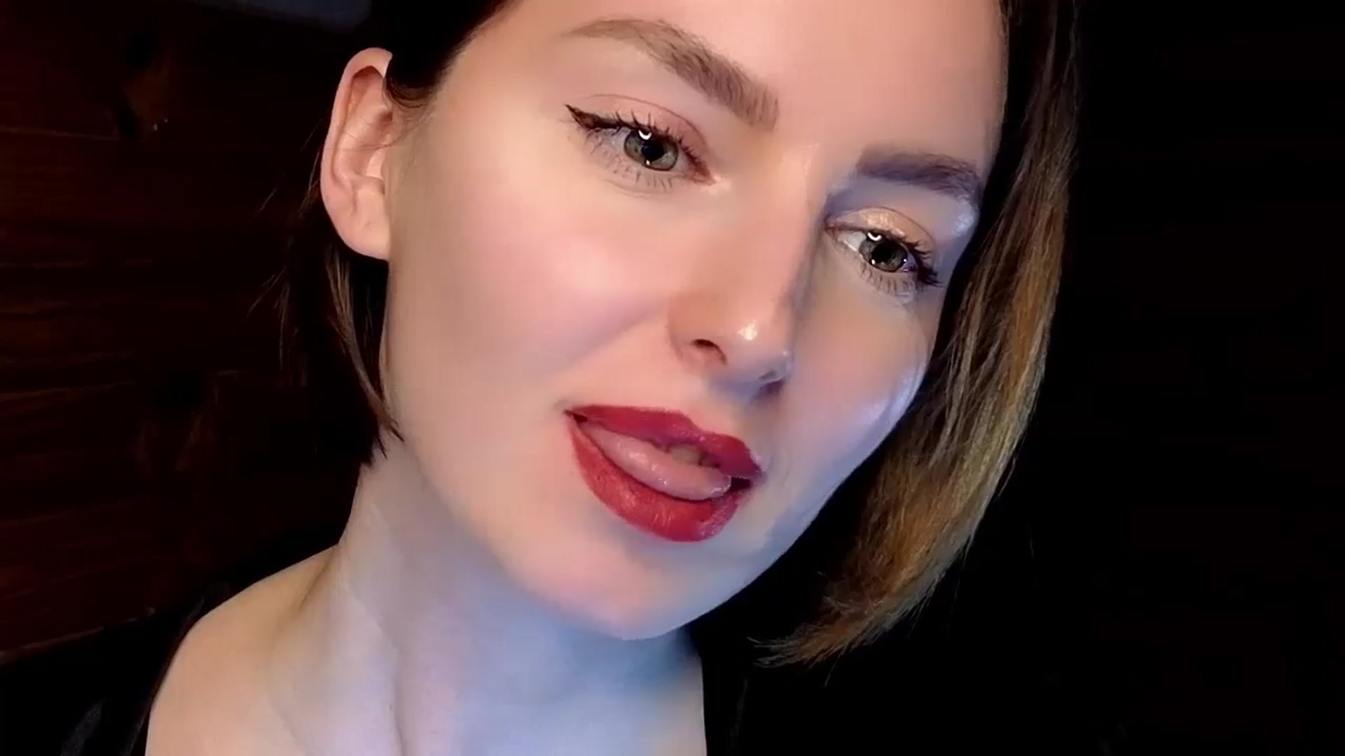 Gallery image thumbnail from Red_Lips_Girl's myfreecams stream on, 01/16/2025, 22:54 image 18 of 20