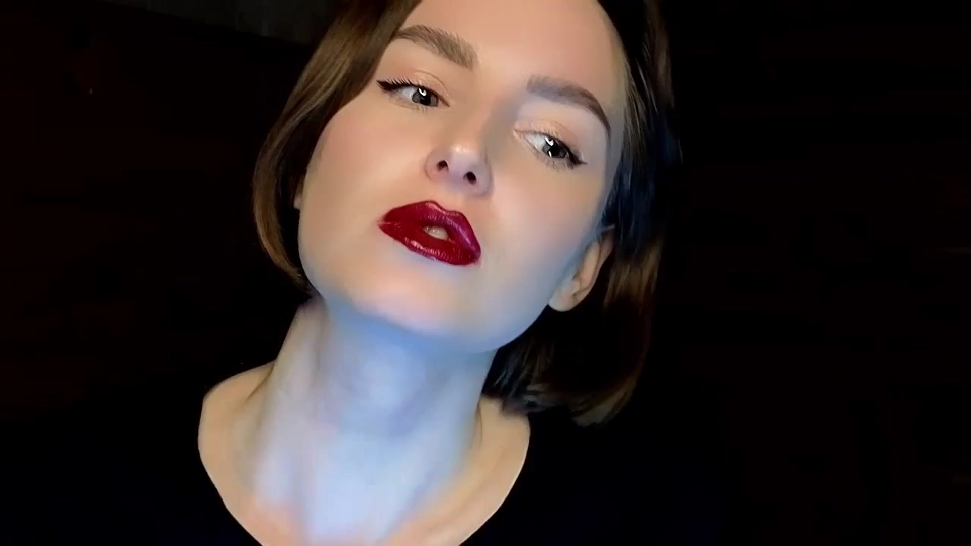 Gallery image thumbnail from Red_Lips_Girl's myfreecams stream on, 01/18/2025, 21:29 image 1 of 20