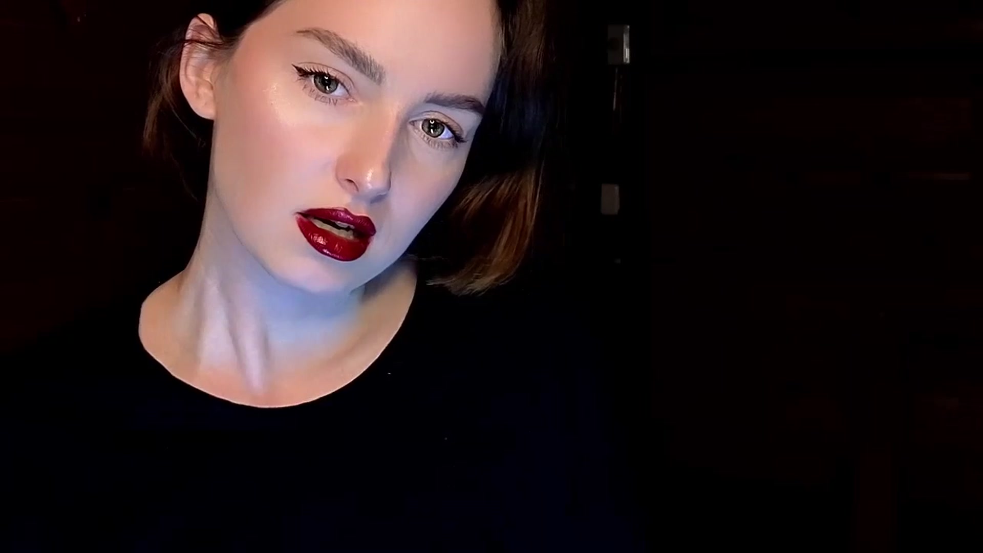 Gallery image thumbnail from Red_Lips_Girl's myfreecams stream on, 01/18/2025, 21:29 image 6 of 20