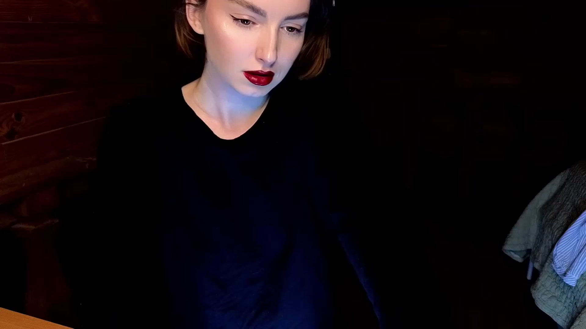 Gallery image thumbnail from Red_Lips_Girl's myfreecams stream on, 01/18/2025, 21:29 image 12 of 20