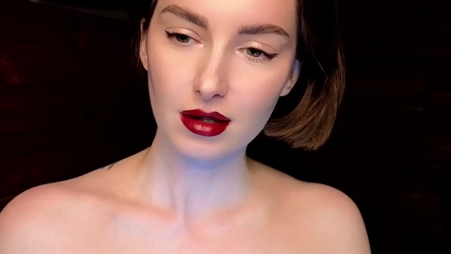 Gallery image thumbnail from Red_Lips_Girl's myfreecams stream on, 01/18/2025, 23:12 image 6 of 20