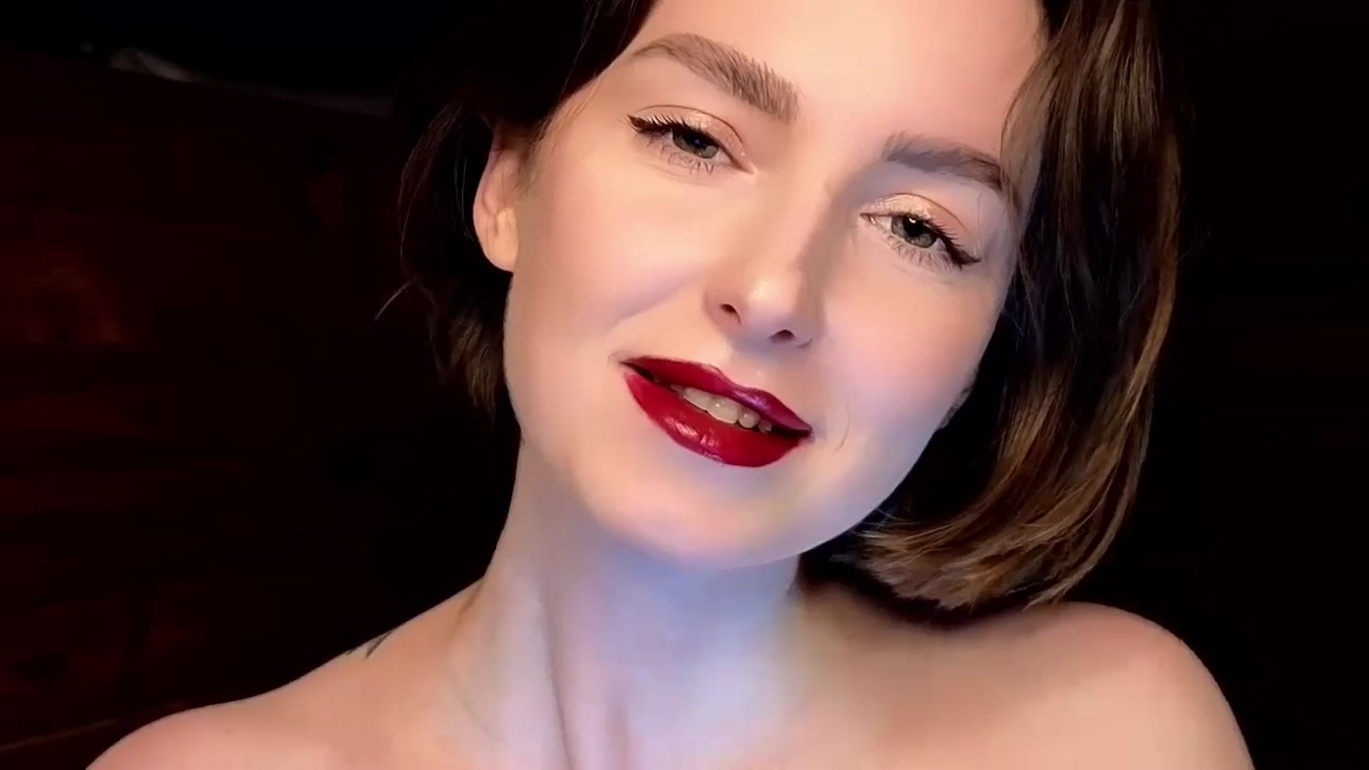 Gallery image thumbnail from Red_Lips_Girl's myfreecams stream on, 01/18/2025, 23:12 image 3 of 20