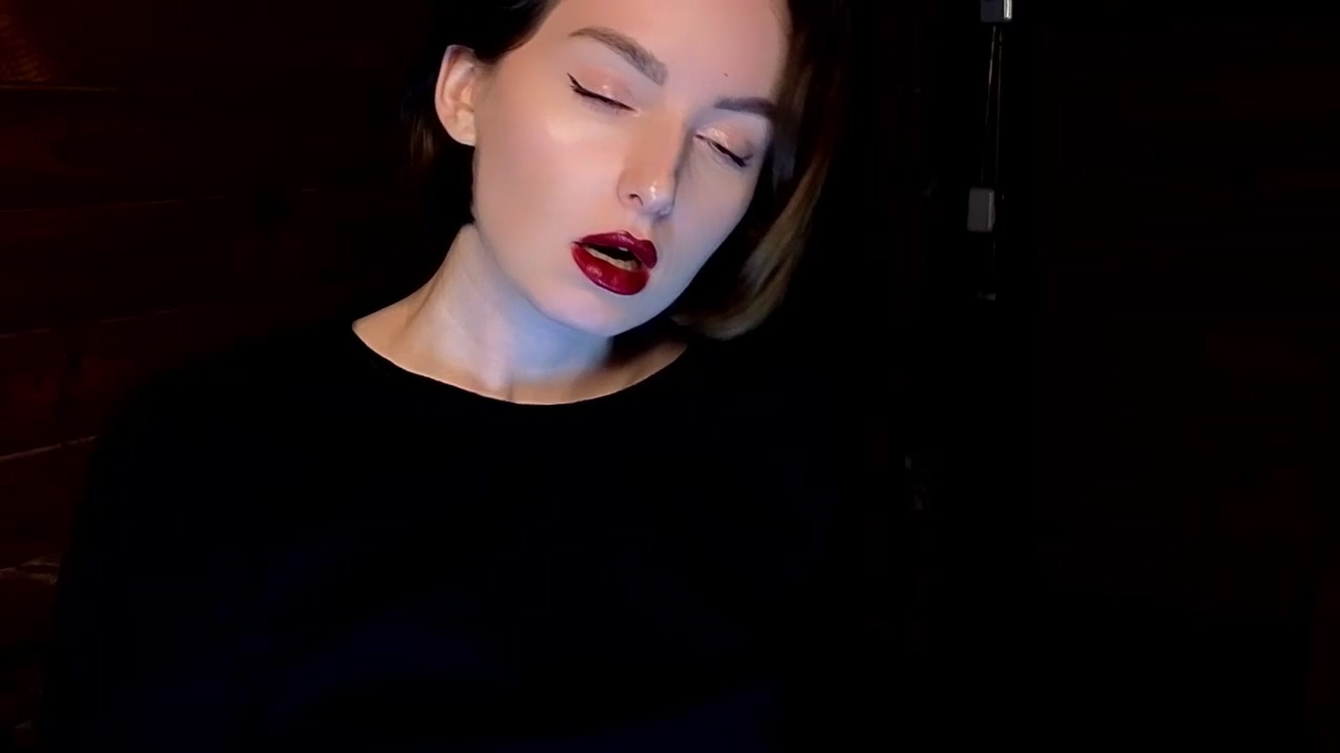 Gallery image thumbnail from Red_Lips_Girl's myfreecams stream on, 01/18/2025, 23:12 image 19 of 20
