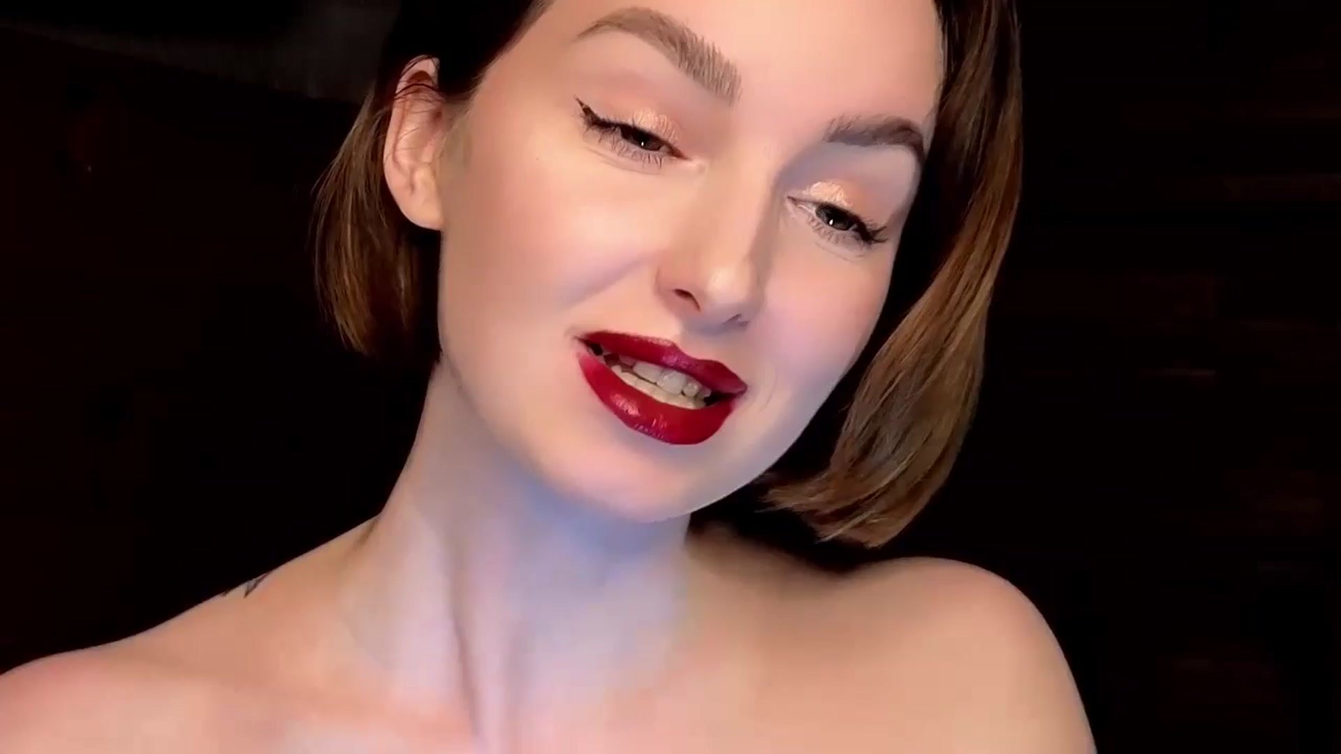 Gallery image thumbnail from Red_Lips_Girl's myfreecams stream on, 01/18/2025, 23:12 image 8 of 20