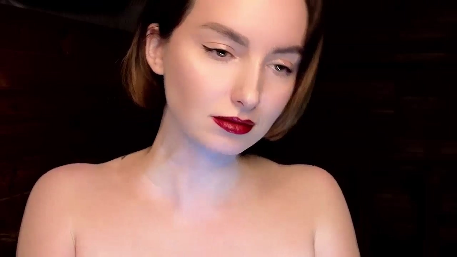 Gallery image thumbnail from Red_Lips_Girl's myfreecams stream on, 01/18/2025, 23:12 image 7 of 20