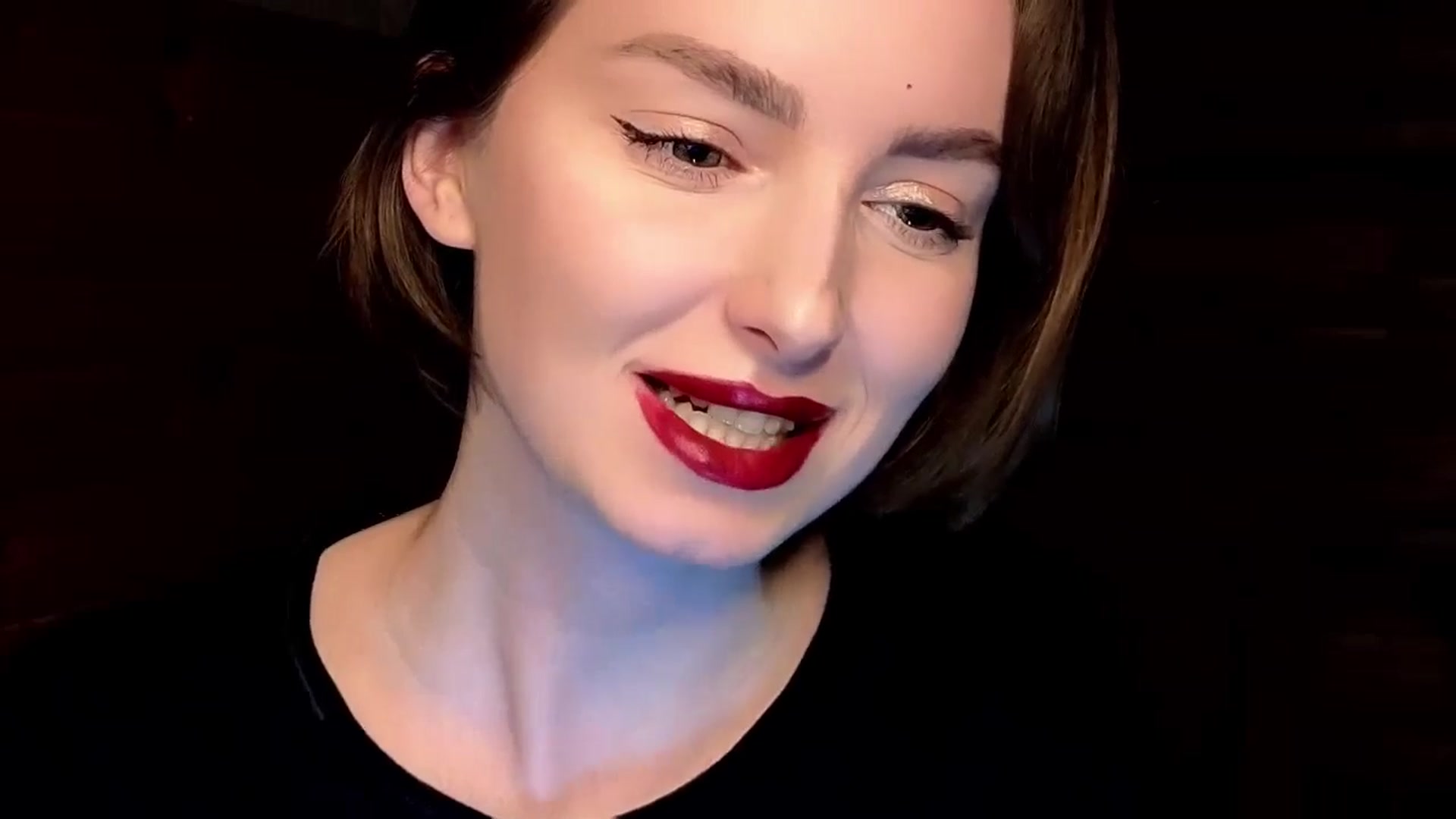 Gallery image thumbnail from Red_Lips_Girl's myfreecams stream on, 01/18/2025, 23:35 image 17 of 20