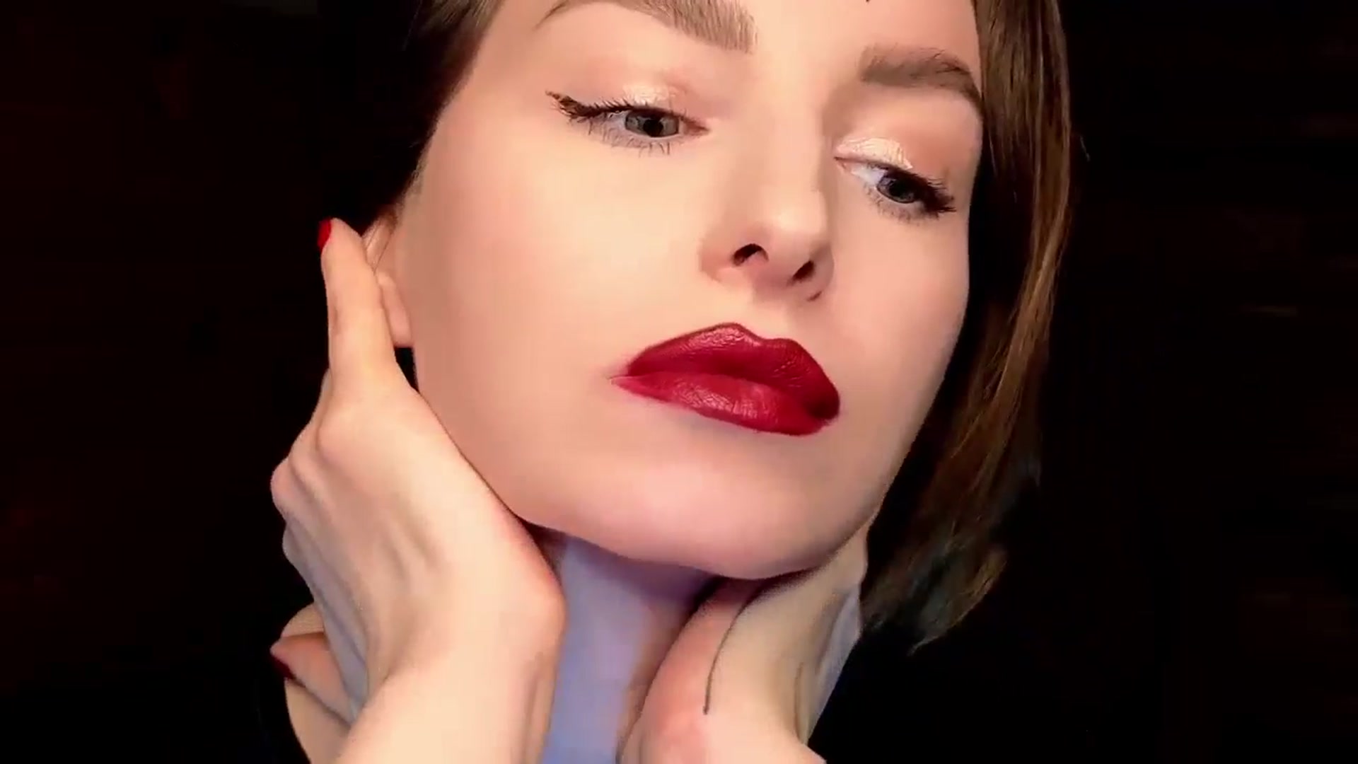 Gallery image thumbnail from Red_Lips_Girl's myfreecams stream on, 01/18/2025, 23:35 image 15 of 20