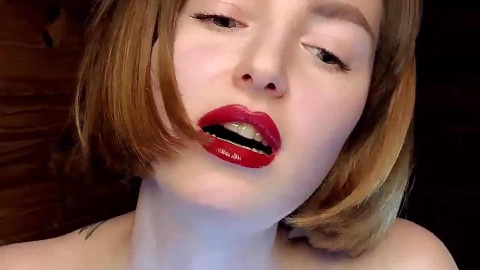 Gallery image thumbnail from Red_Lips_Girl's myfreecams stream on, 01/20/2025, 22:05 image 11 of 20