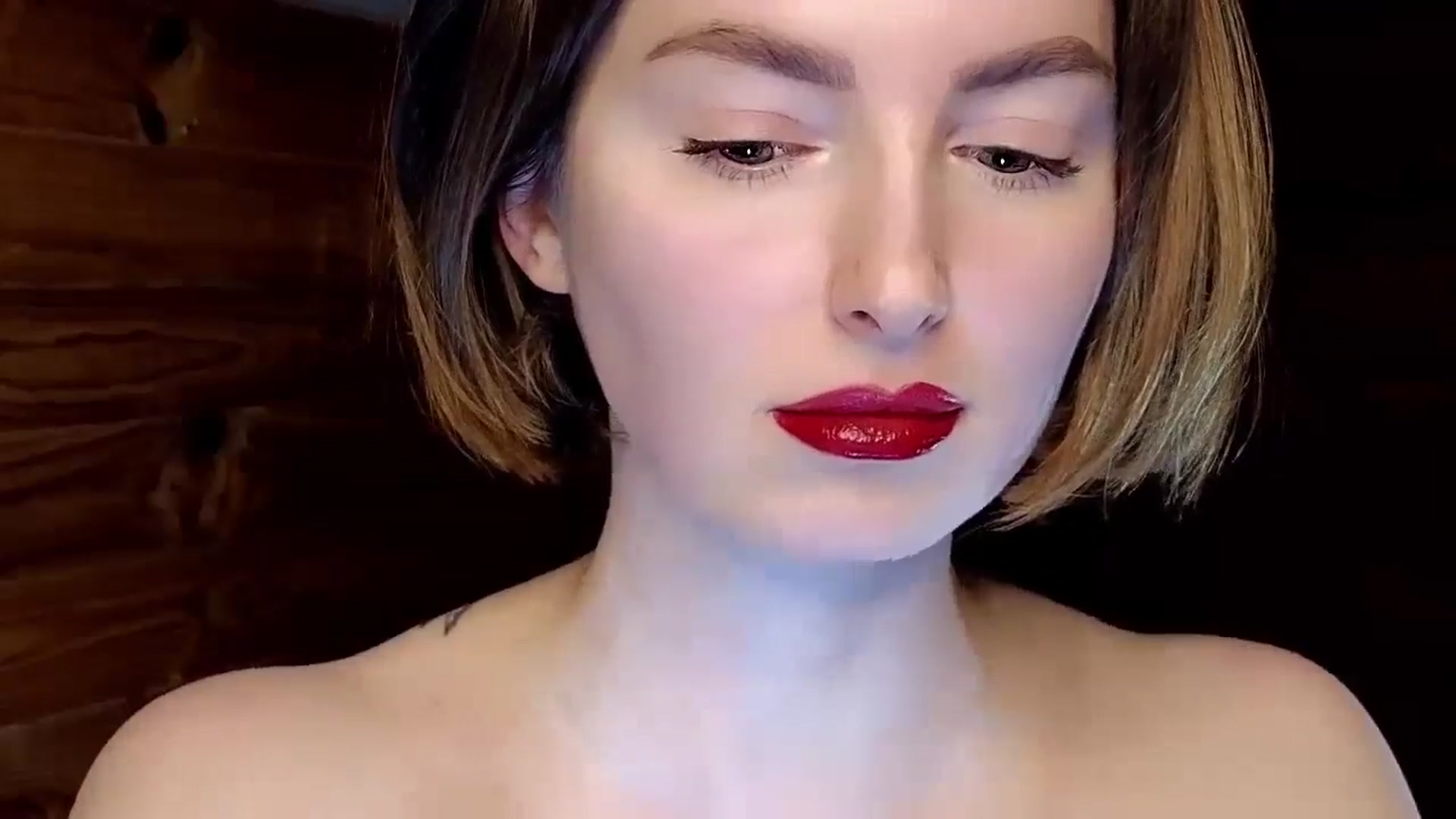 Gallery image thumbnail from Red_Lips_Girl's myfreecams stream on, 01/20/2025, 22:05 image 14 of 20