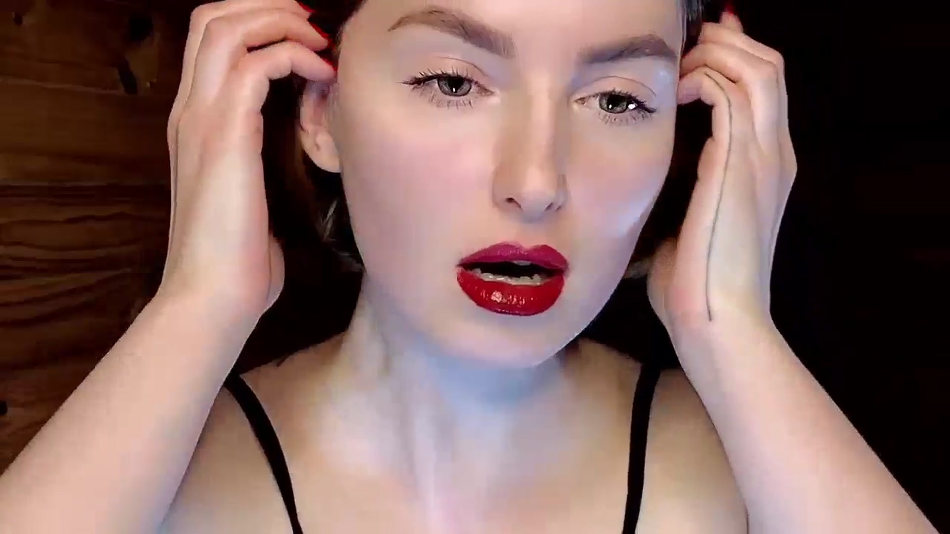 Gallery image thumbnail from Red_Lips_Girl's myfreecams stream on, 01/20/2025, 22:05 image 8 of 20