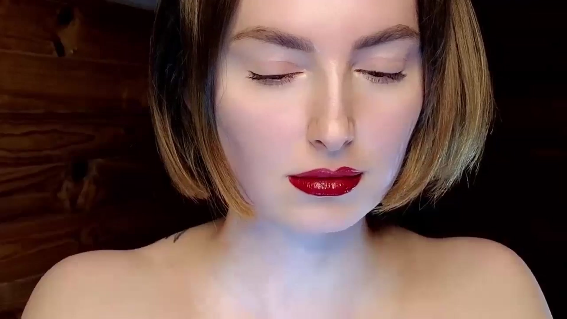 Gallery image thumbnail from Red_Lips_Girl's myfreecams stream on, 01/20/2025, 22:05 image 16 of 20