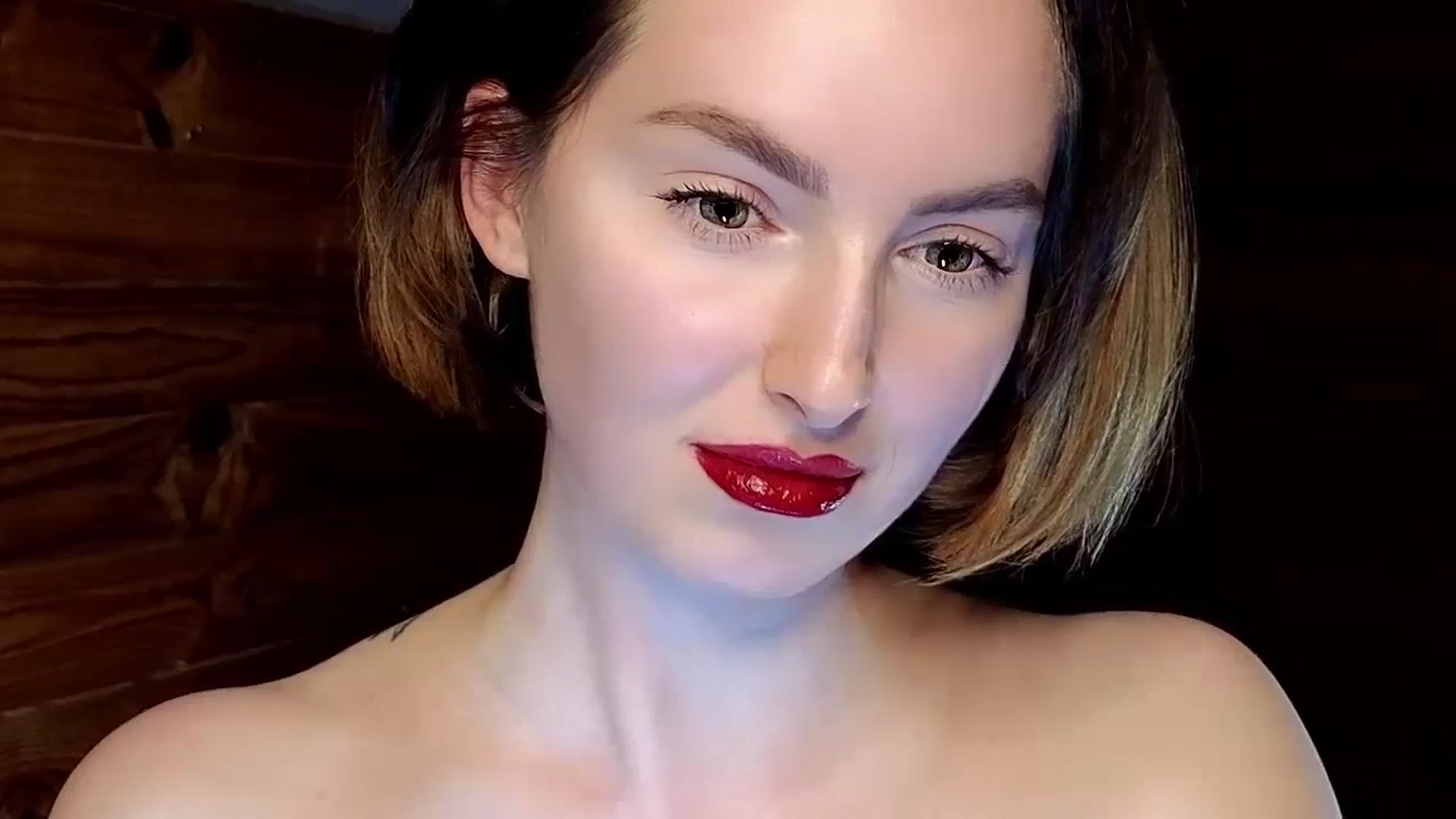 Gallery image thumbnail from Red_Lips_Girl's myfreecams stream on, 01/20/2025, 22:05 image 13 of 20