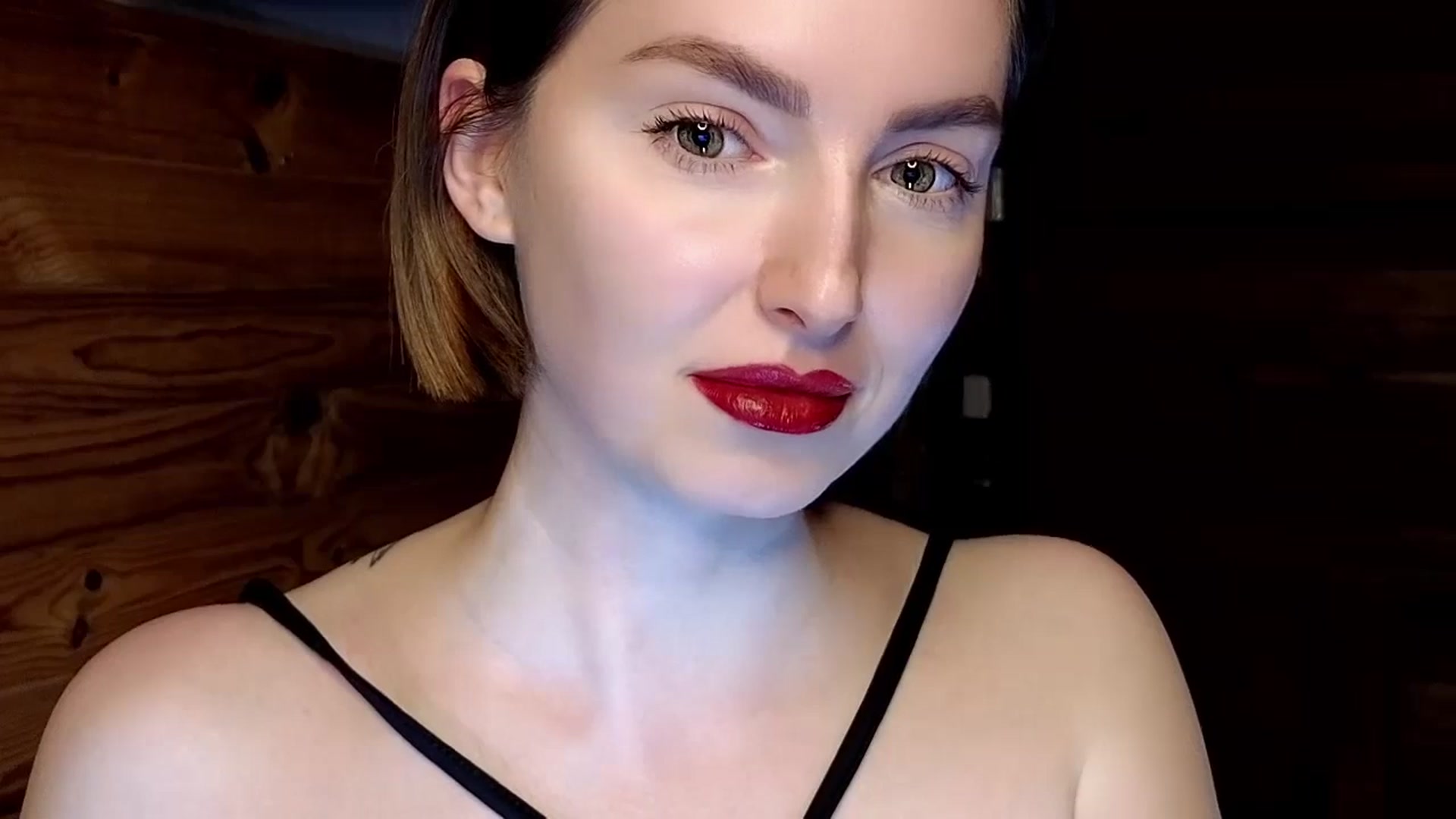 Gallery image thumbnail from Red_Lips_Girl's myfreecams stream on, 01/20/2025, 23:11 image 18 of 20