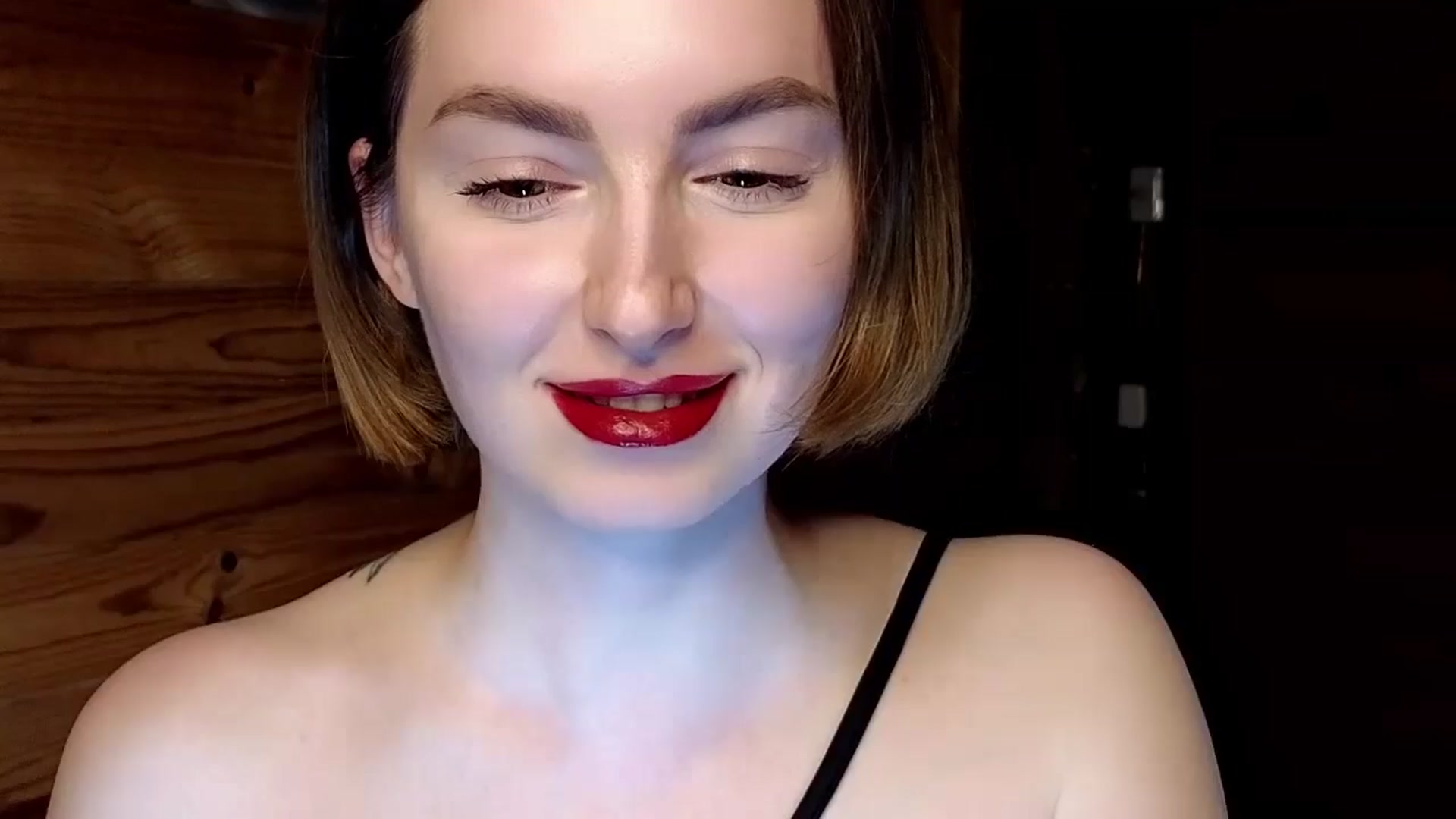 Gallery image thumbnail from Red_Lips_Girl's myfreecams stream on, 01/20/2025, 23:11 image 19 of 20