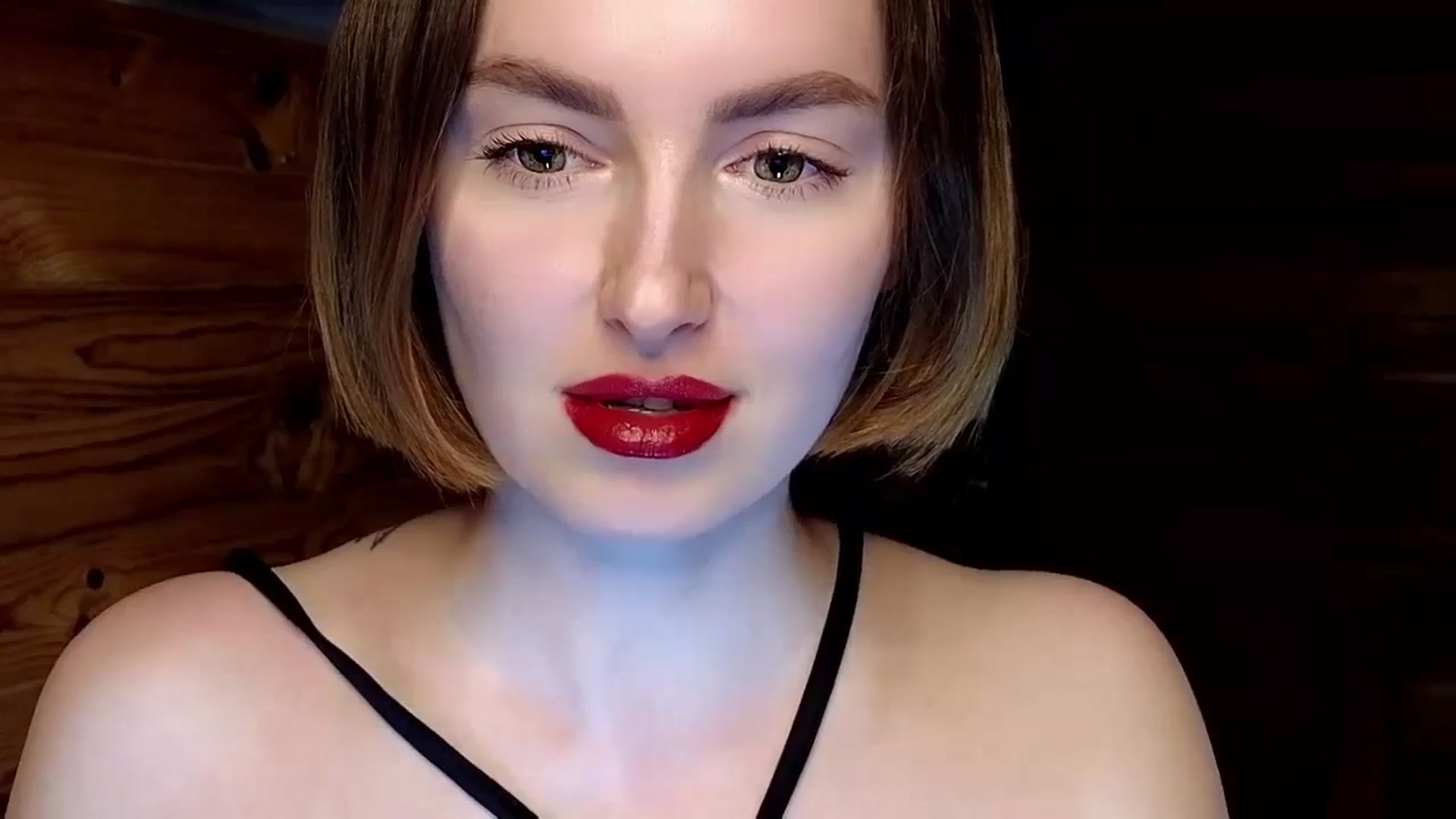 Gallery image thumbnail from Red_Lips_Girl's myfreecams stream on, 01/20/2025, 23:11 image 14 of 20