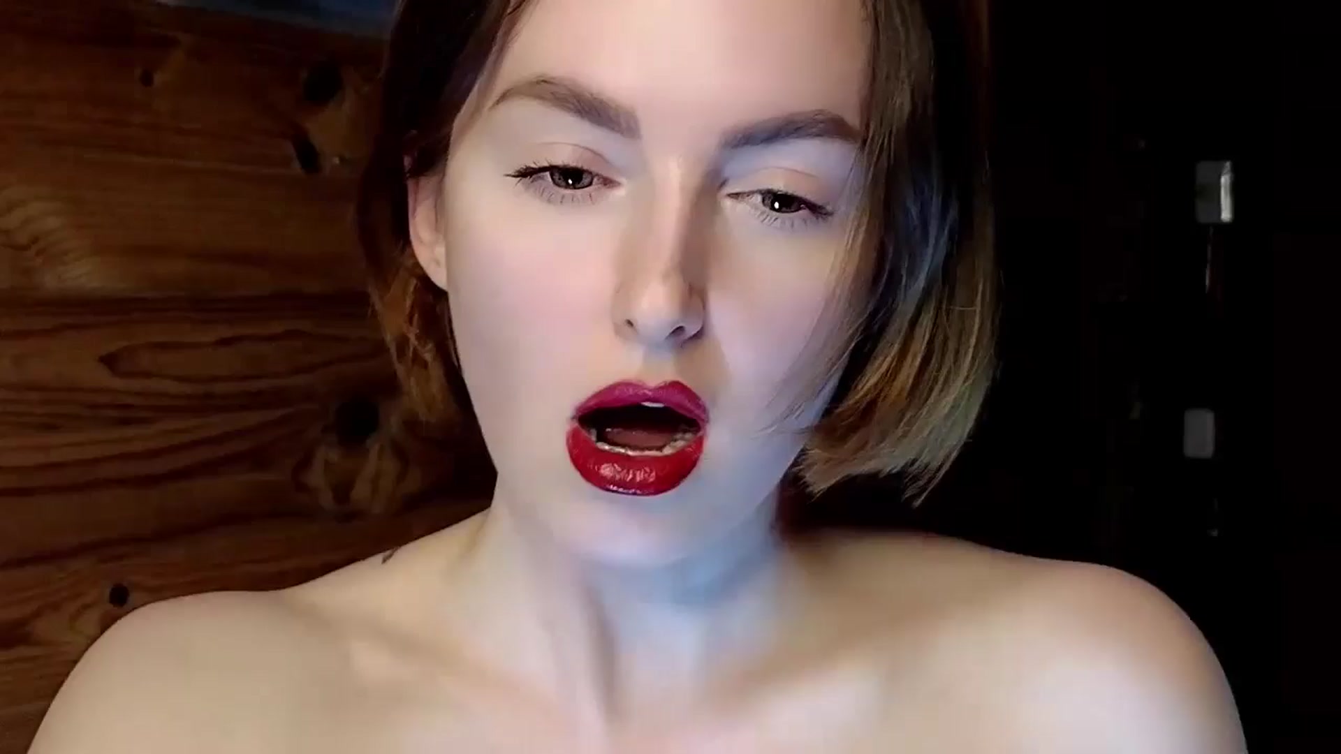 Gallery image thumbnail from Red_Lips_Girl's myfreecams stream on, 01/20/2025, 23:11 image 1 of 20