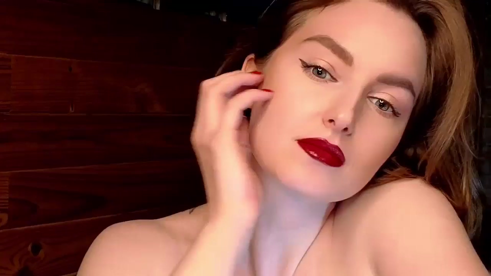 Gallery image thumbnail from Red_Lips_Girl's myfreecams stream on, 01/30/2025, 22:00 image 1 of 20