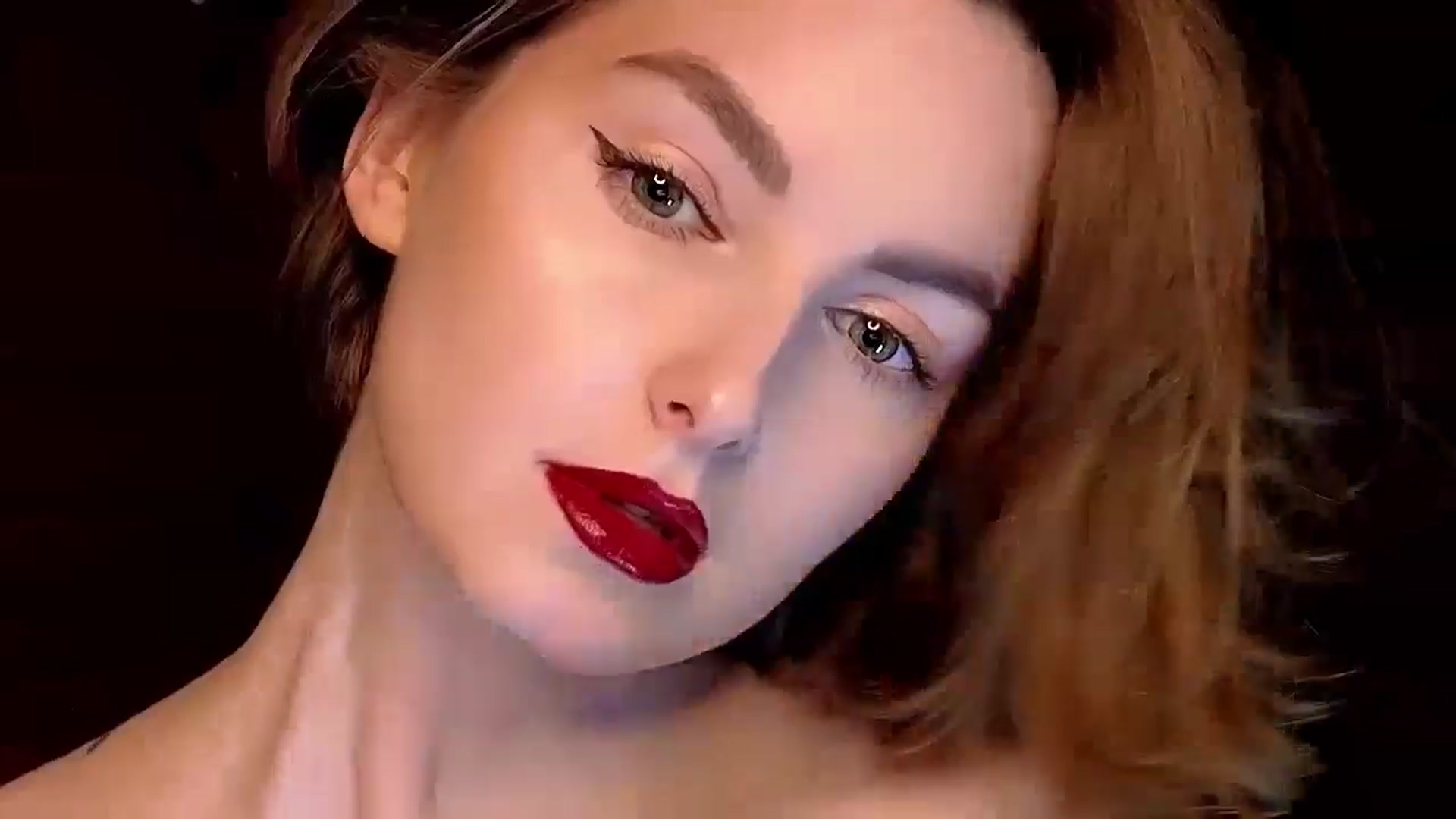 Gallery image thumbnail from Red_Lips_Girl's myfreecams stream on, 01/30/2025, 22:00 image 4 of 20