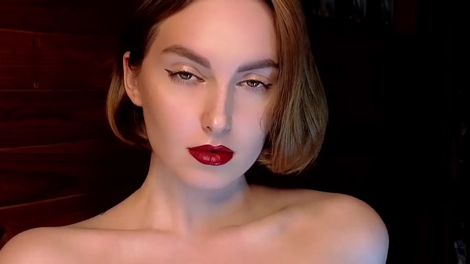 Gallery image thumbnail from Red_Lips_Girl's myfreecams stream on, 01/30/2025, 22:30 image 18 of 20