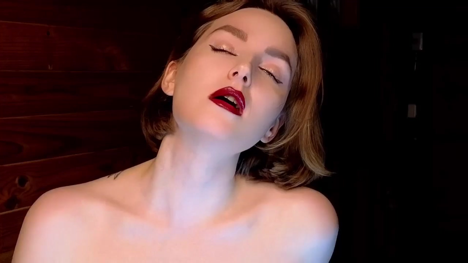 Gallery image thumbnail from Red_Lips_Girl's myfreecams stream on, 01/30/2025, 22:30 image 6 of 20