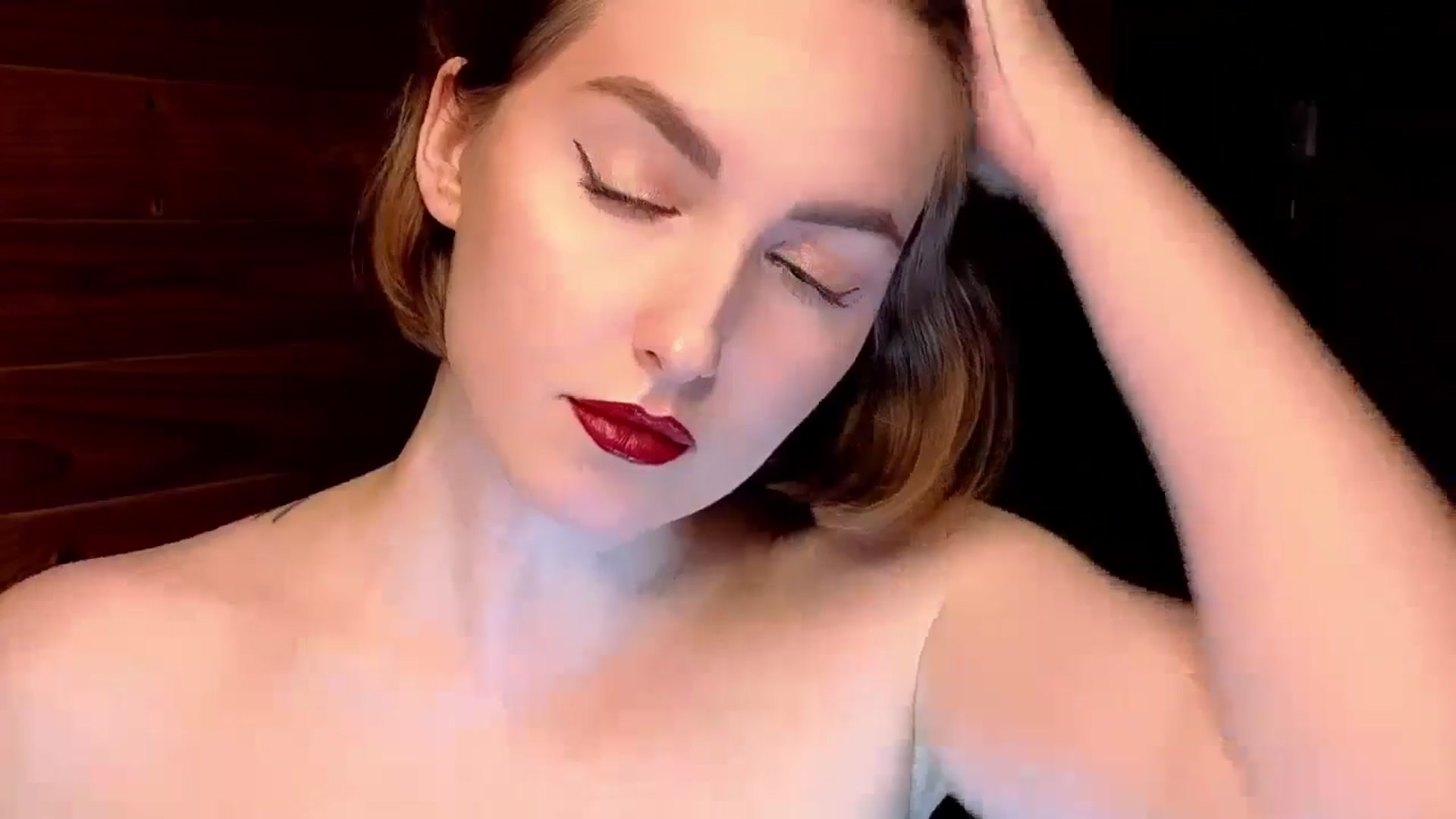 Gallery image thumbnail from Red_Lips_Girl's myfreecams stream on, 01/30/2025, 22:30 image 12 of 20