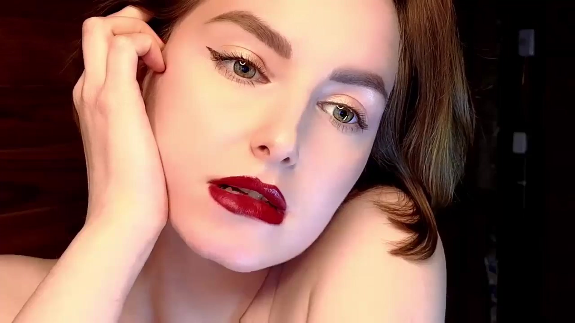 Gallery image thumbnail from Red_Lips_Girl's myfreecams stream on, 01/30/2025, 23:08 image 12 of 20